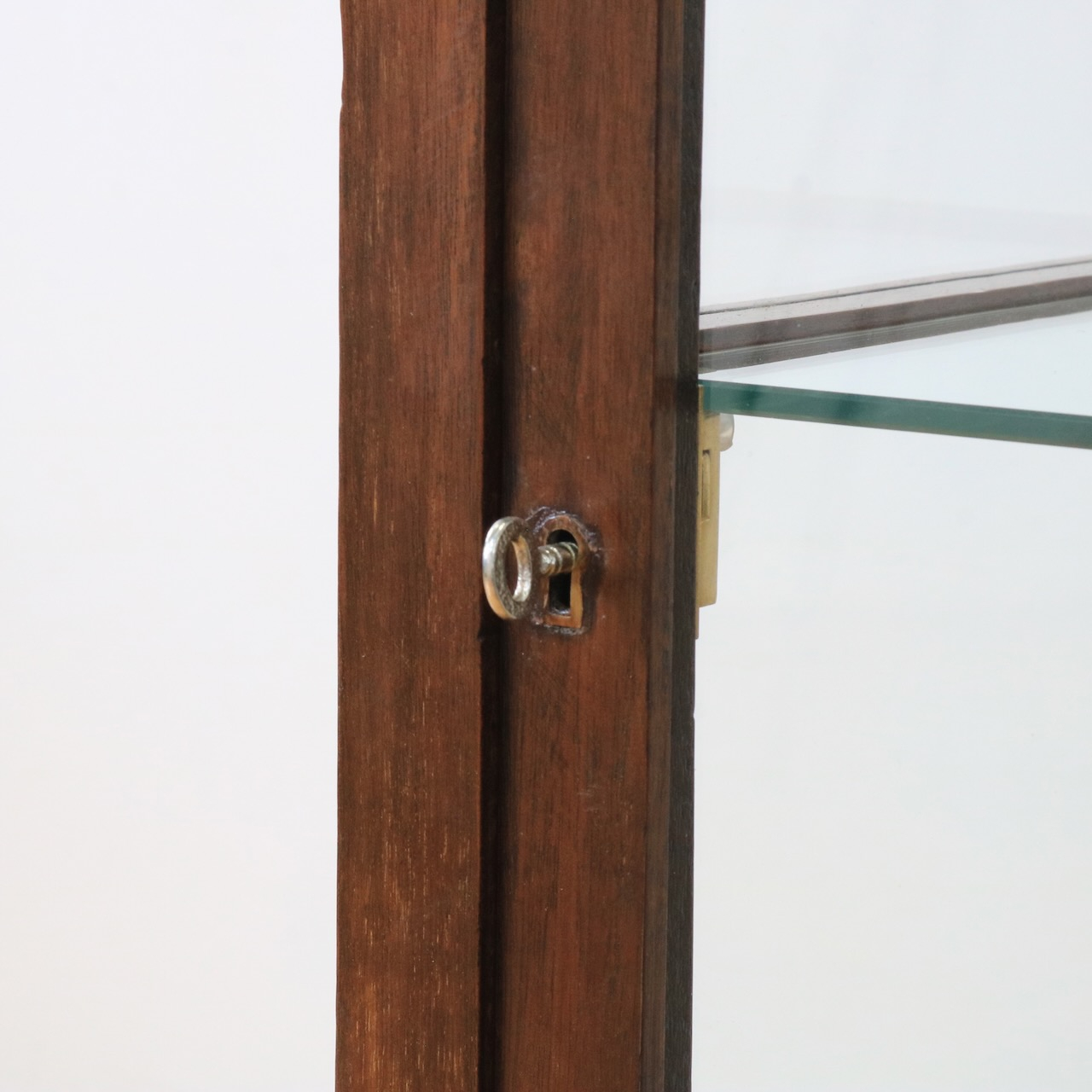 ショップキャビネット