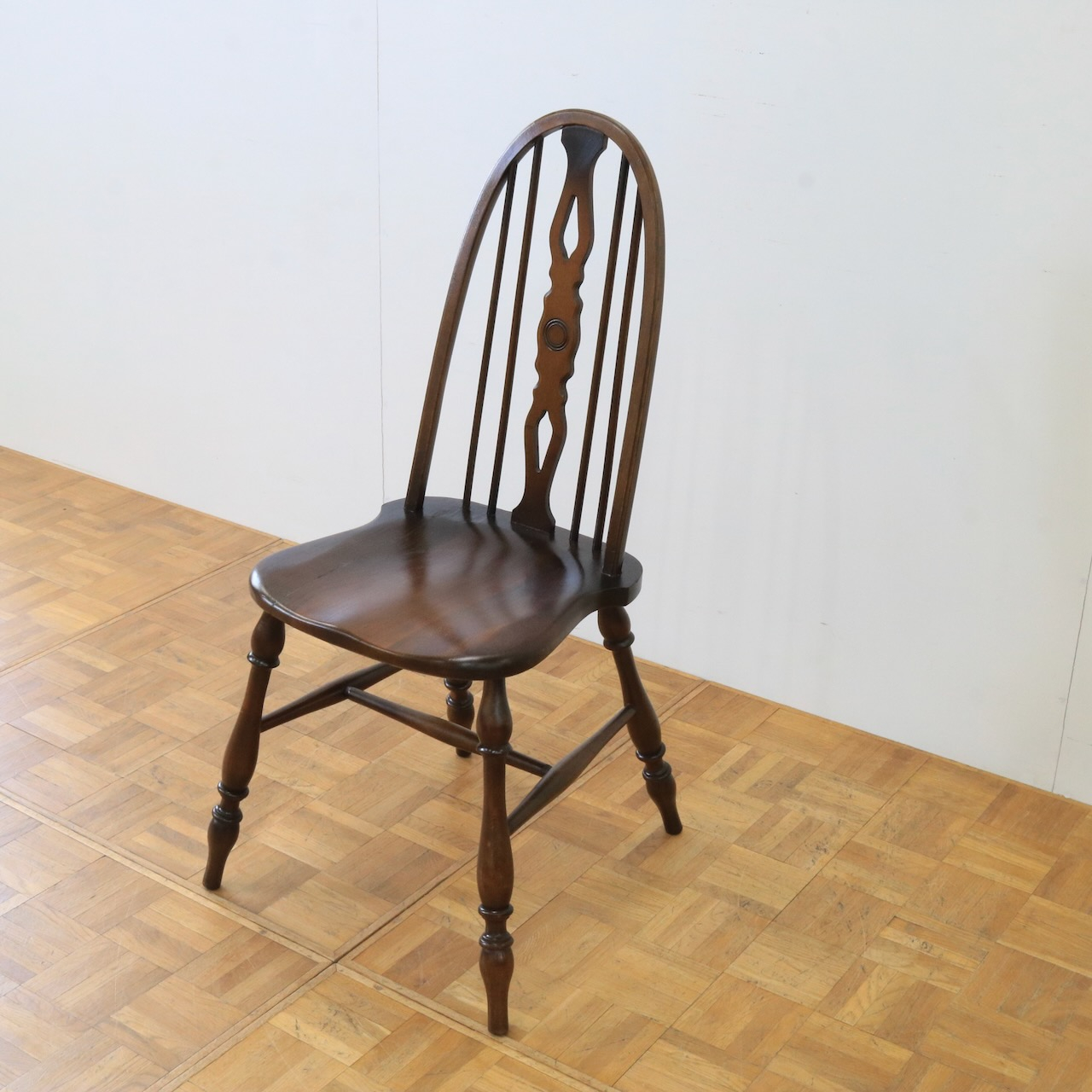 スピンドルチェアー