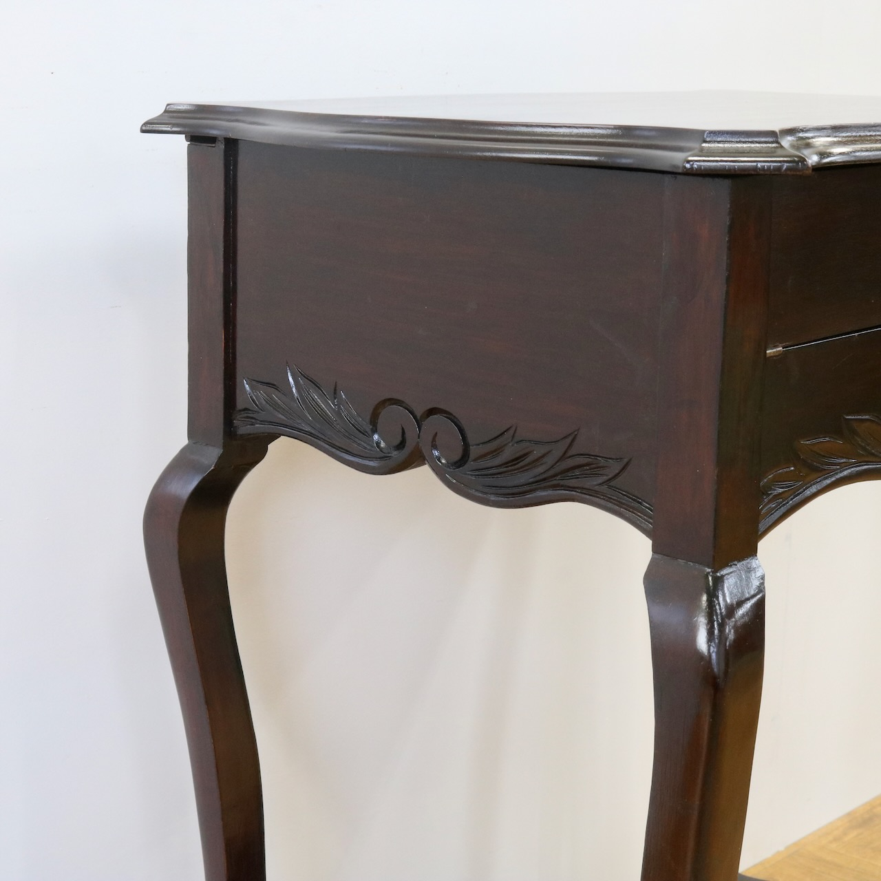 ライティングデスク