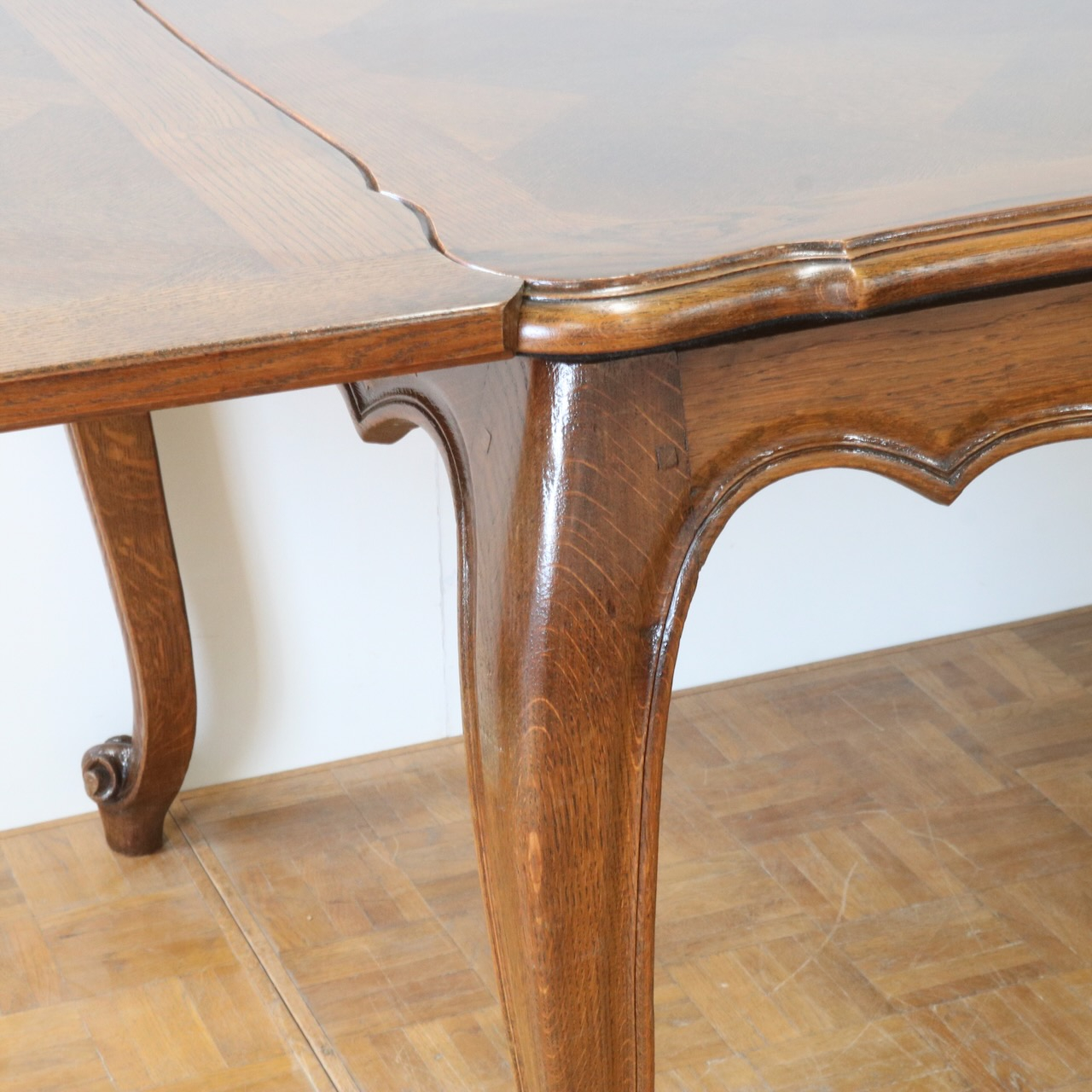 ドローリーフテーブル