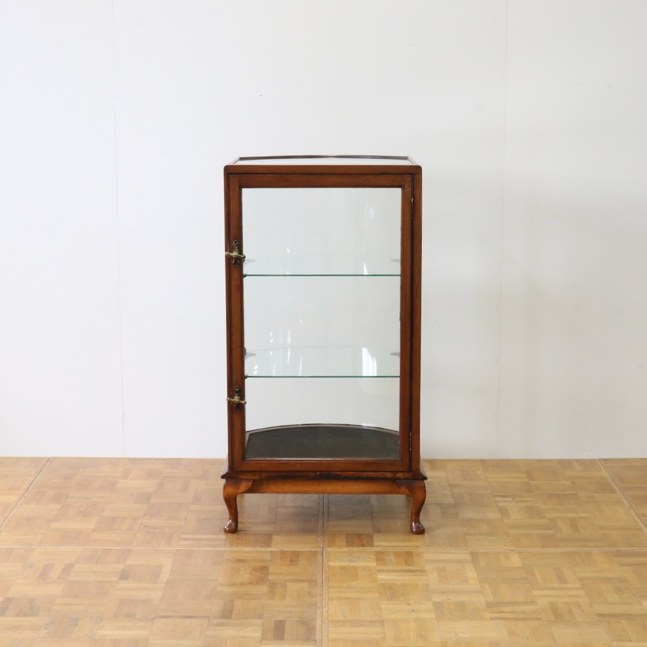 ショップキャビネット