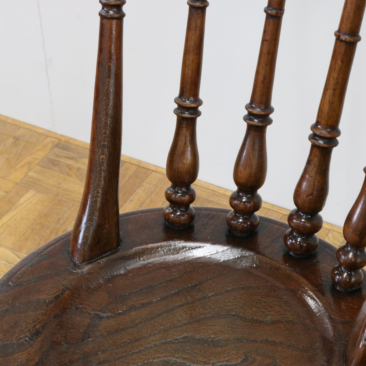 キッチンチェアー