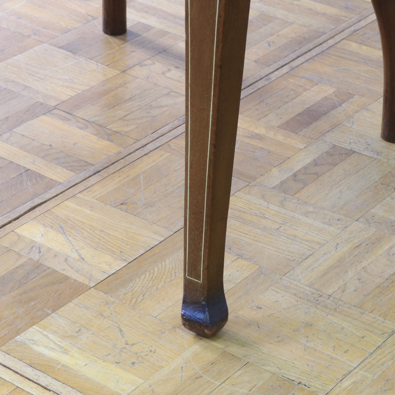 アームチェアー