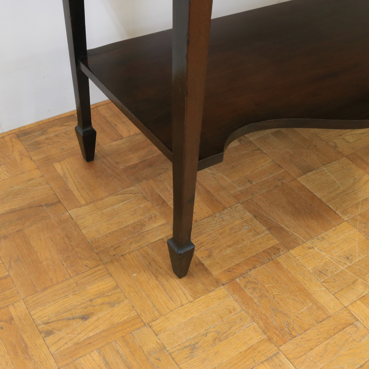 グラスキャビネット