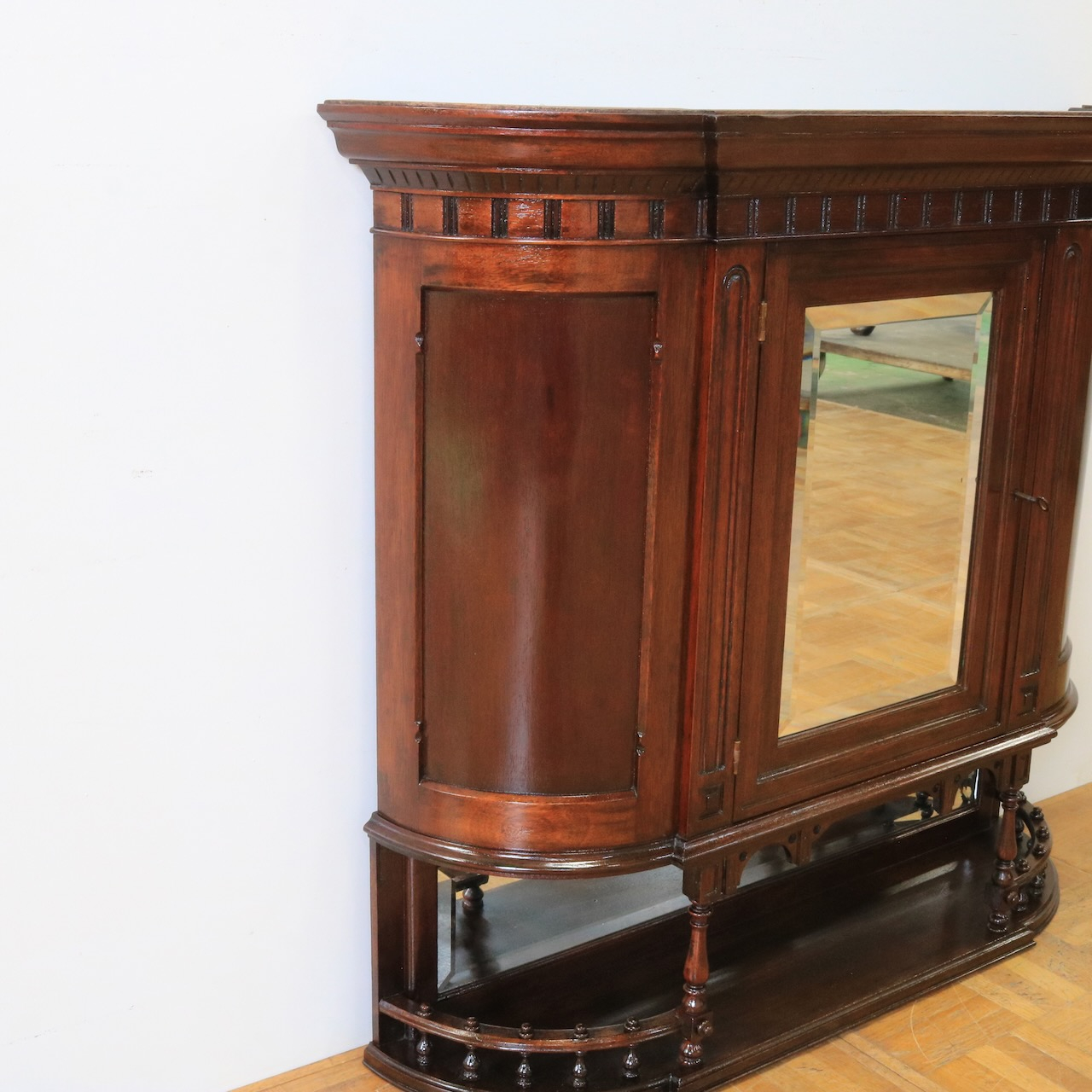 ウォールキャビネット