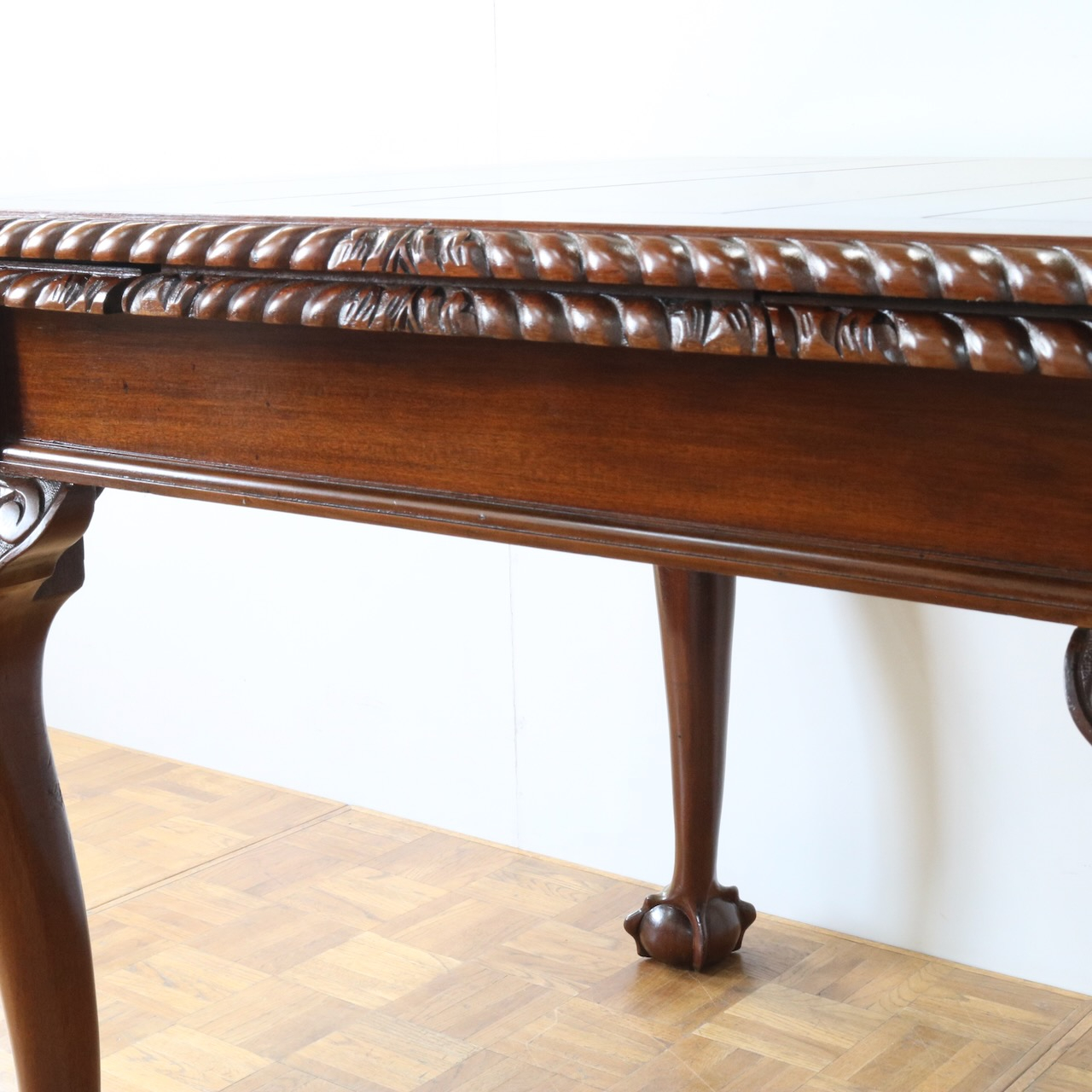 ドローリーフテーブル