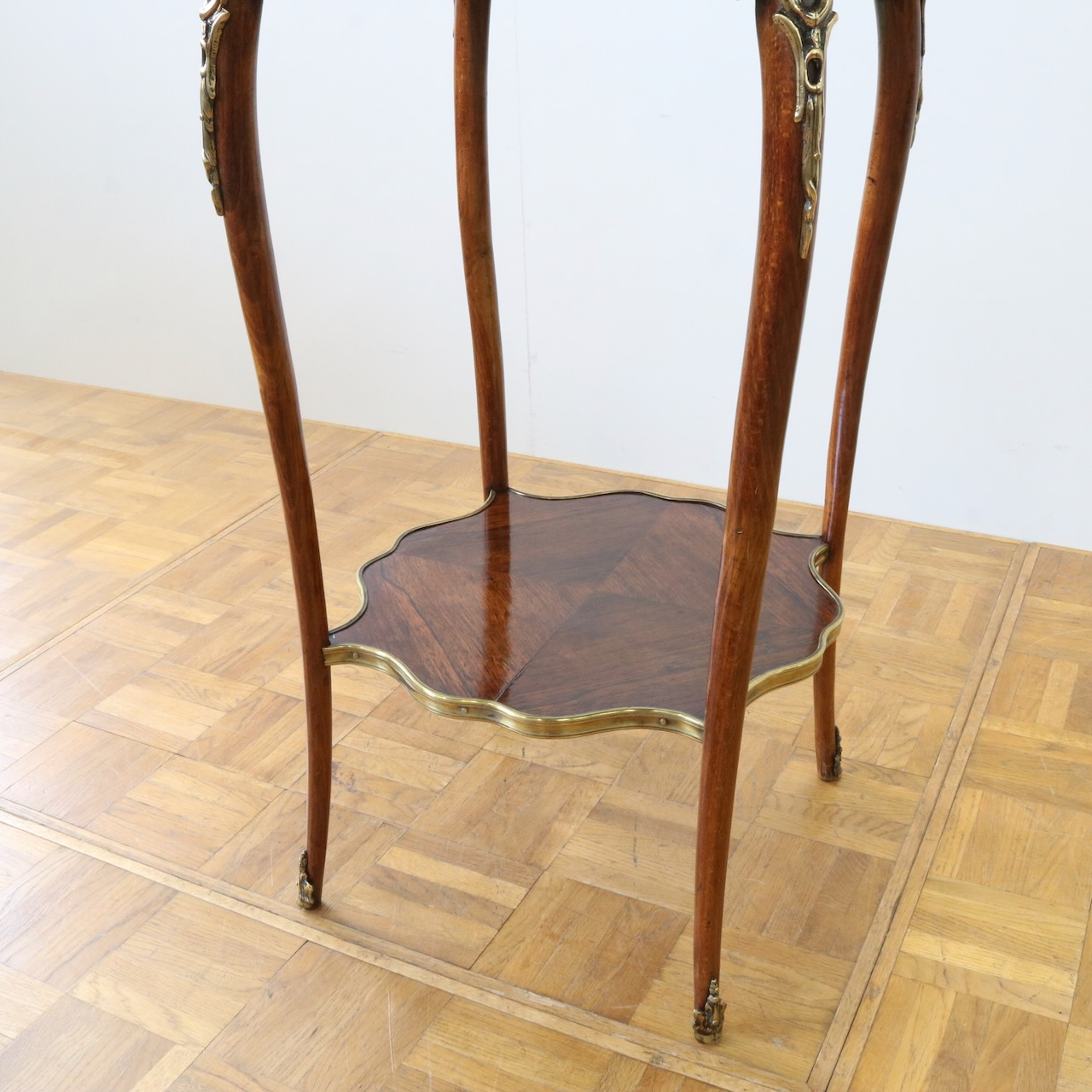 オケージョナルテーブル