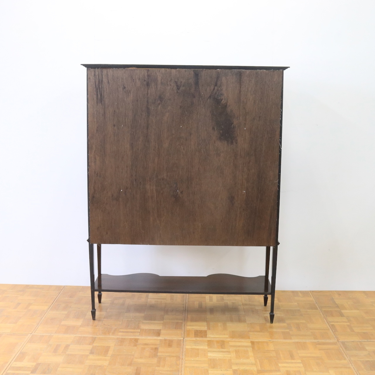 グラスキャビネット