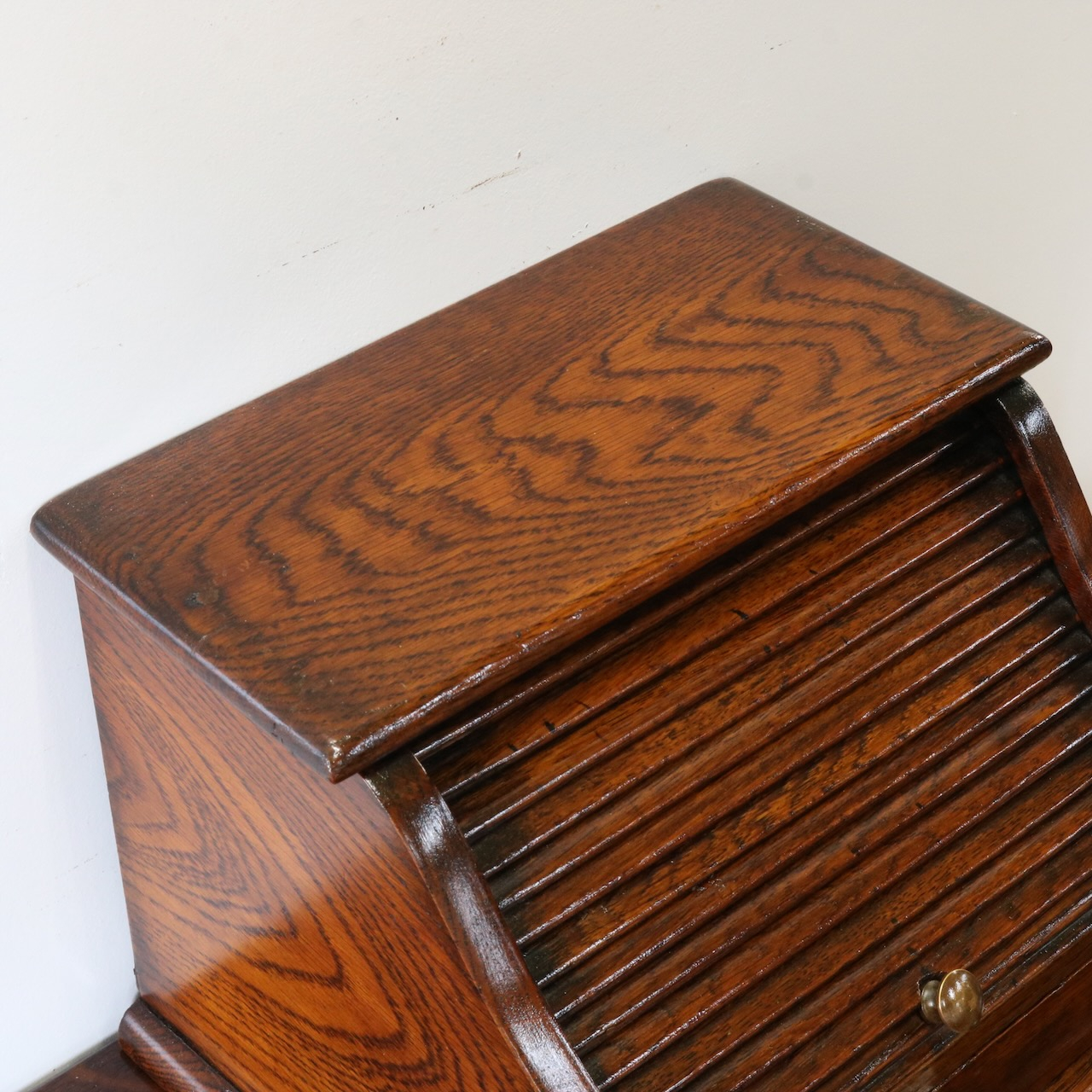 ファイリングキャビネット