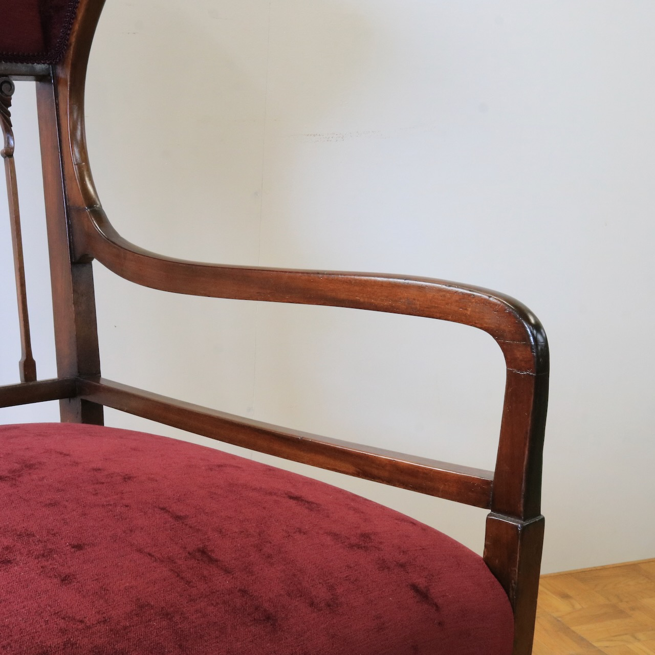 アームチェアー