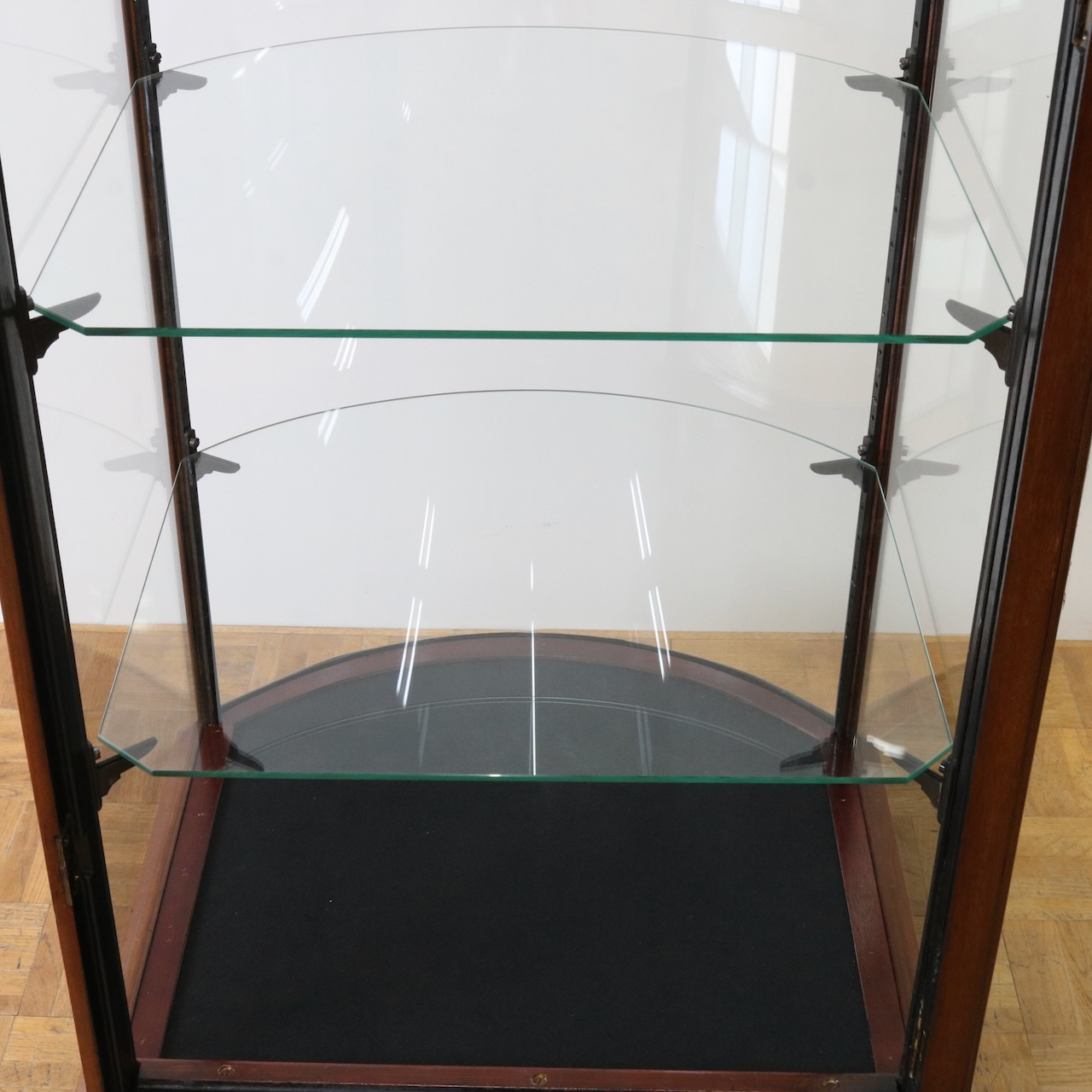 ショップキャビネット