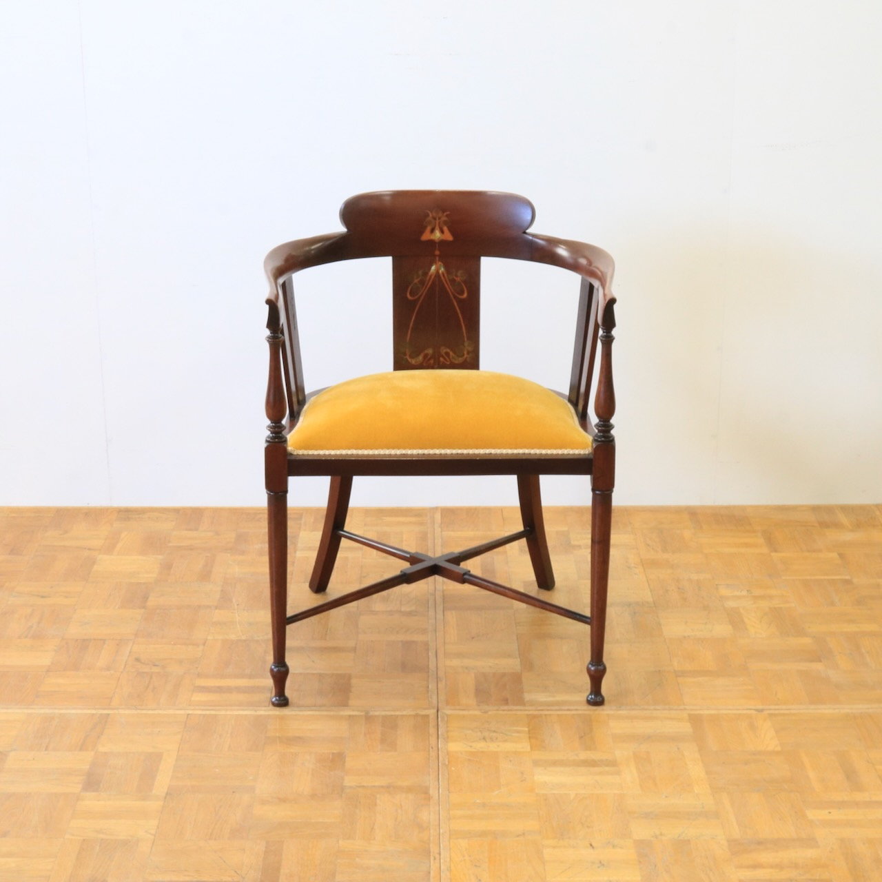 アームチェアー