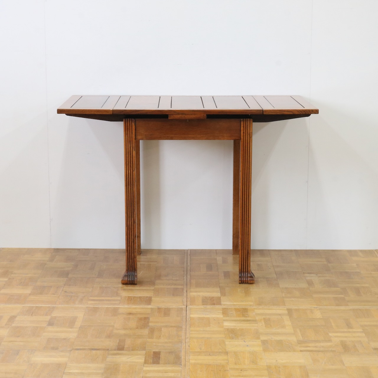 ドローリーフテーブル