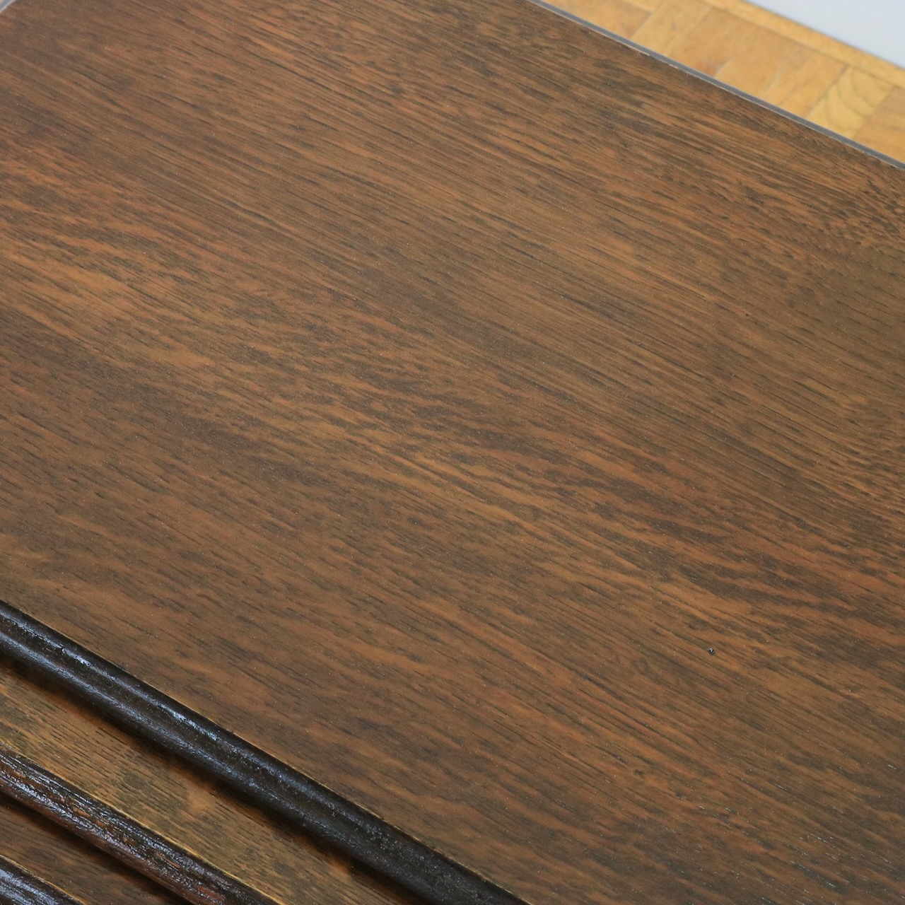 ネストテーブル