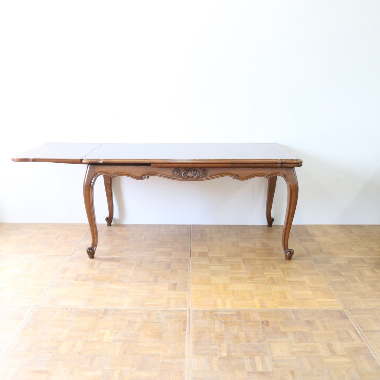 ドローリーフテーブル