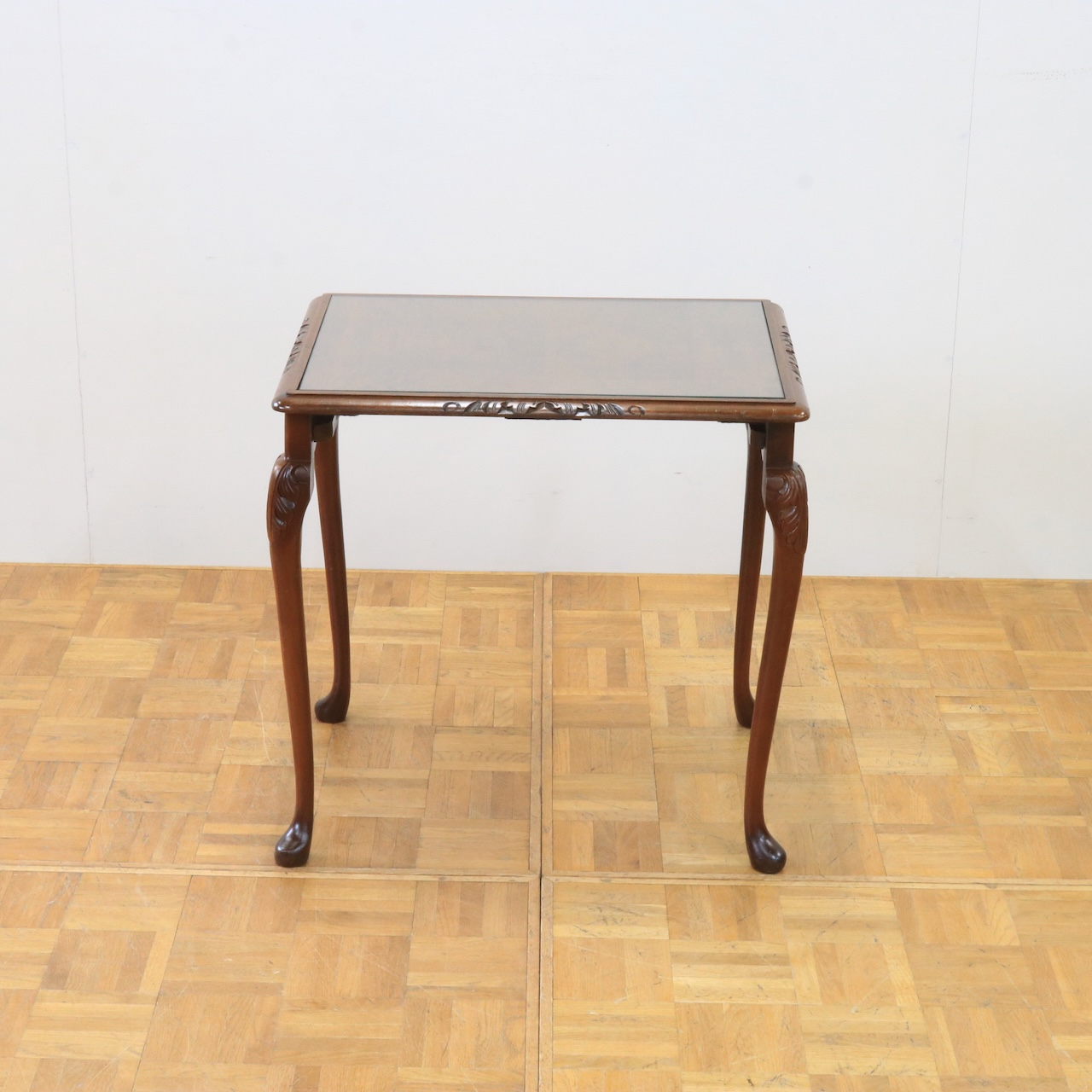 ネストテーブル