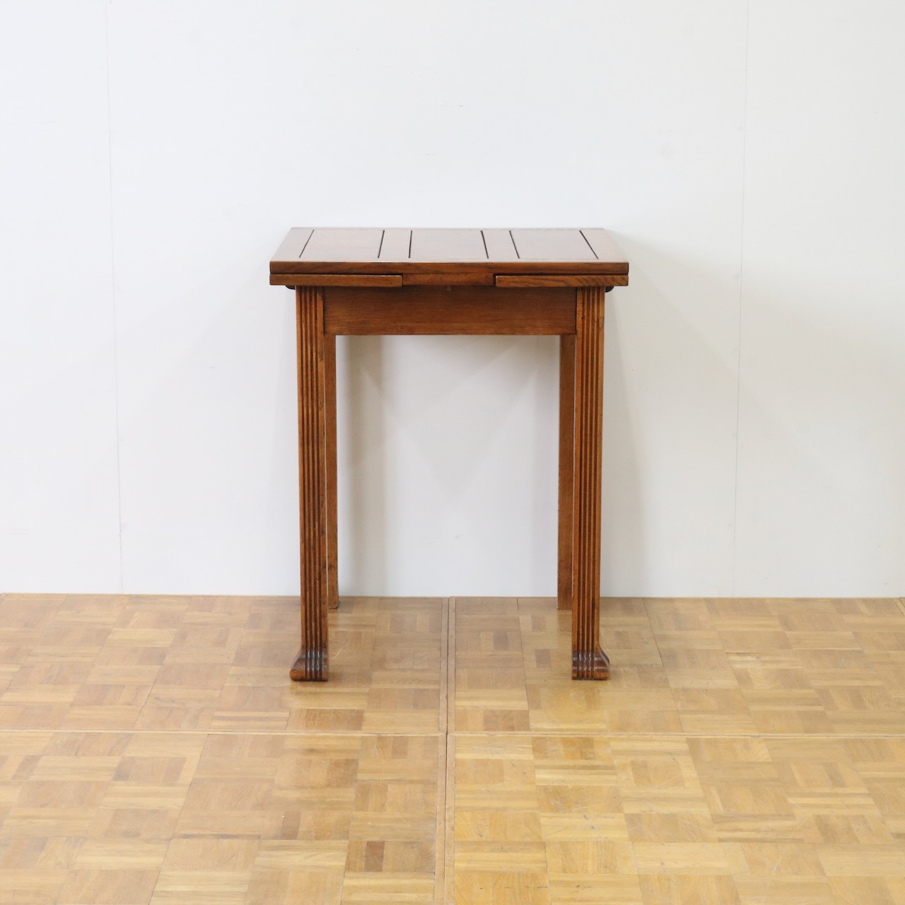 ドローリーフテーブル