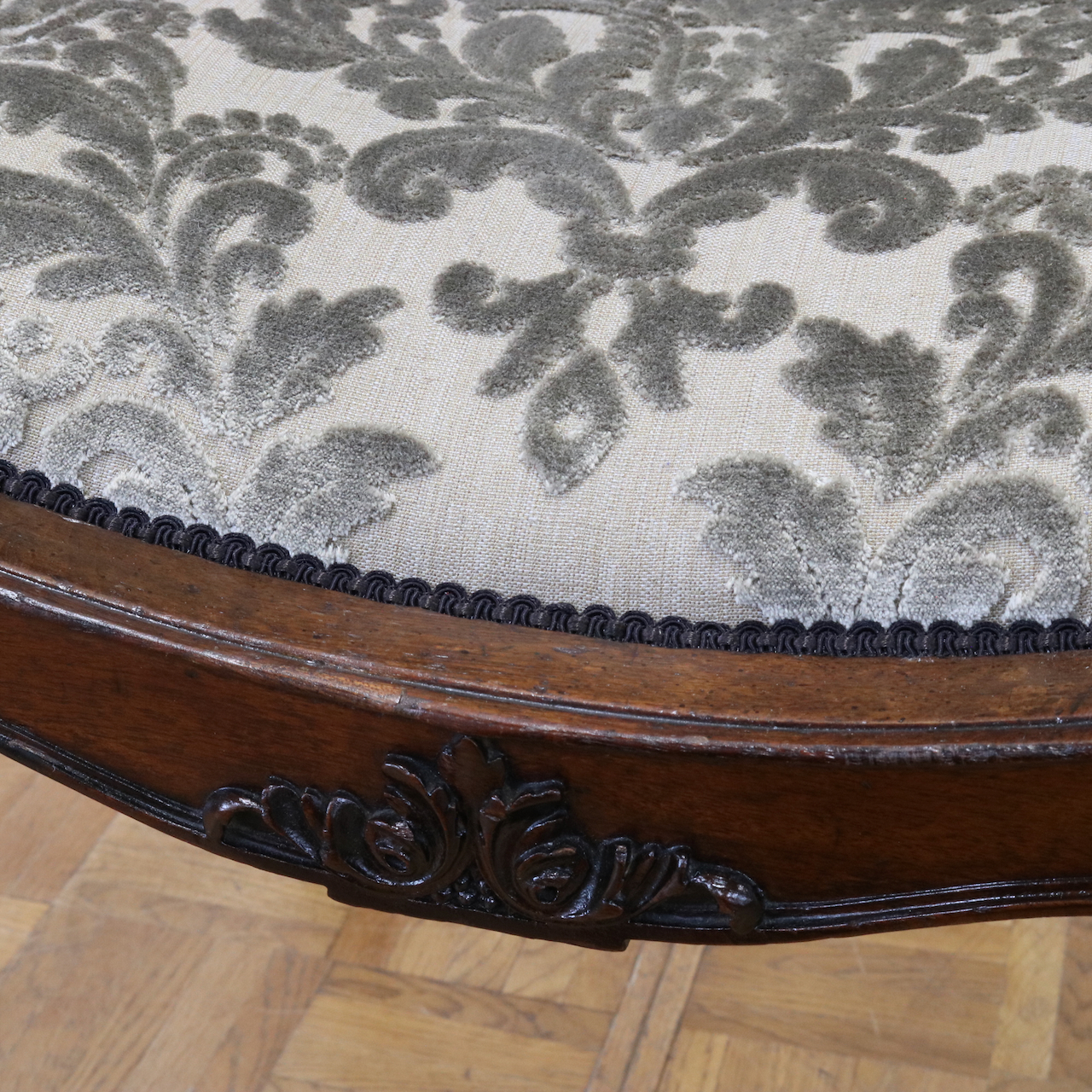 アームチェアー