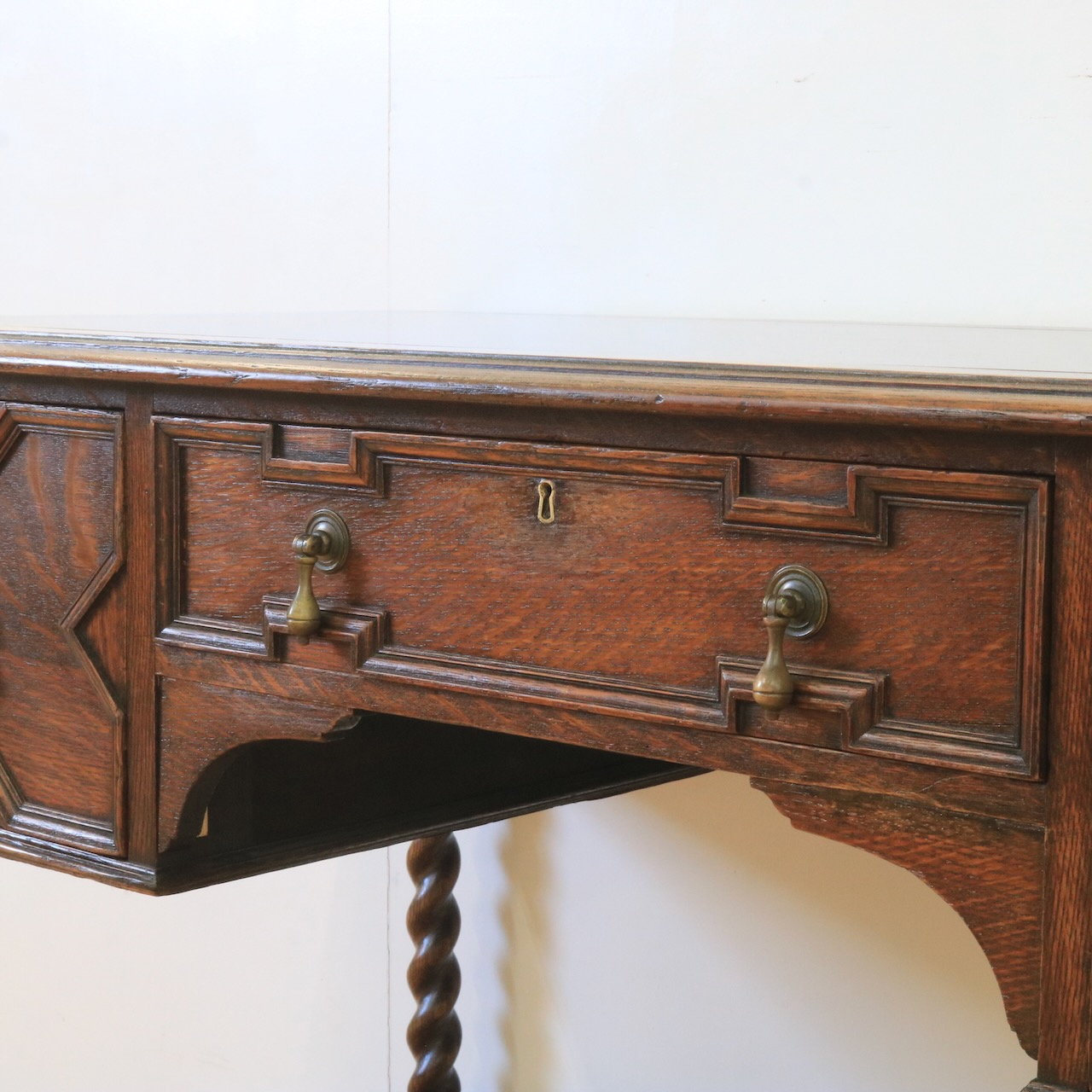 ライティングデスク