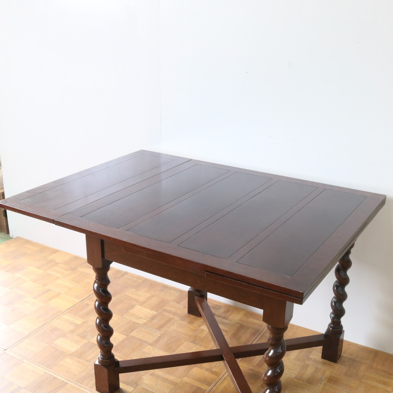 ドローリーフテーブル