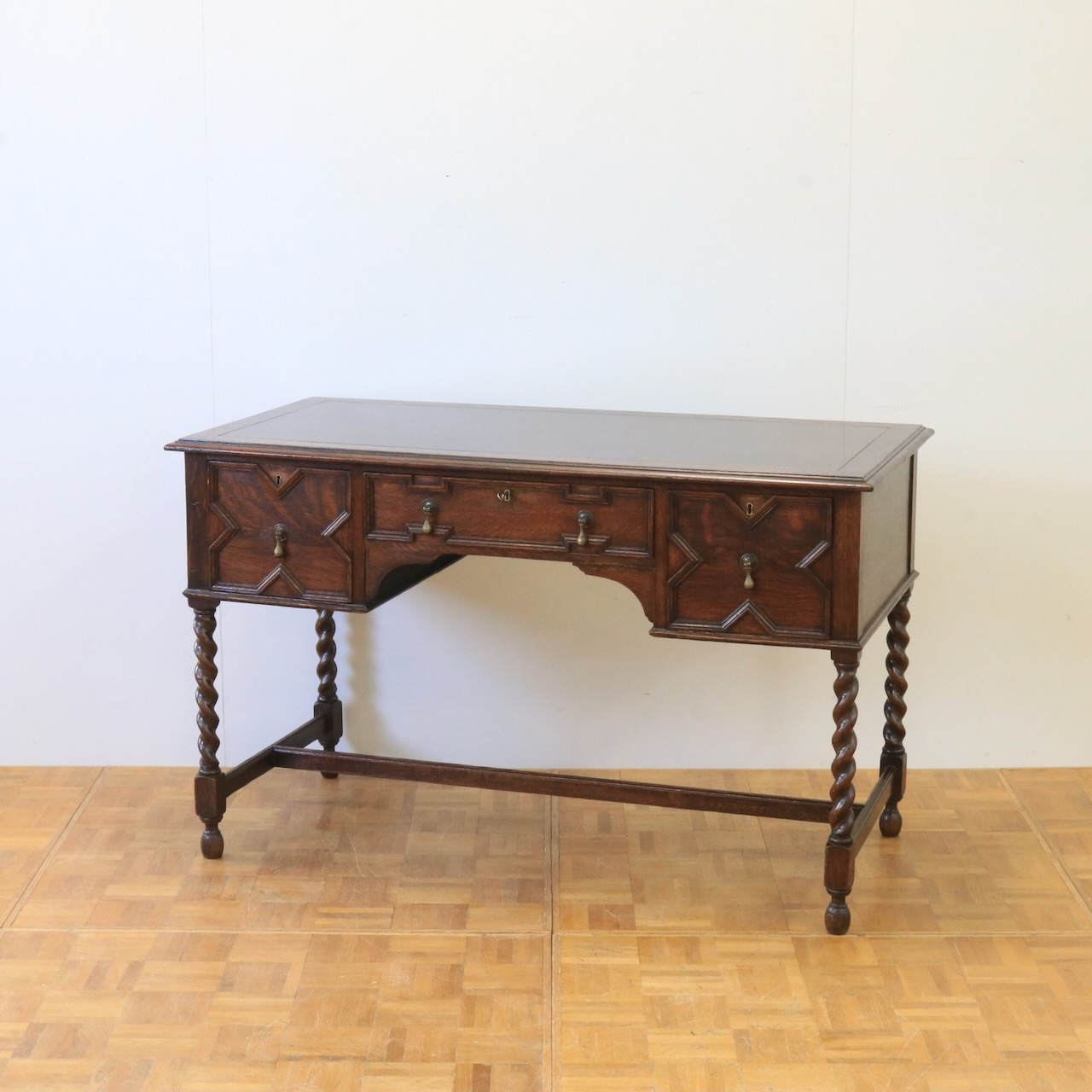 ライティングデスク