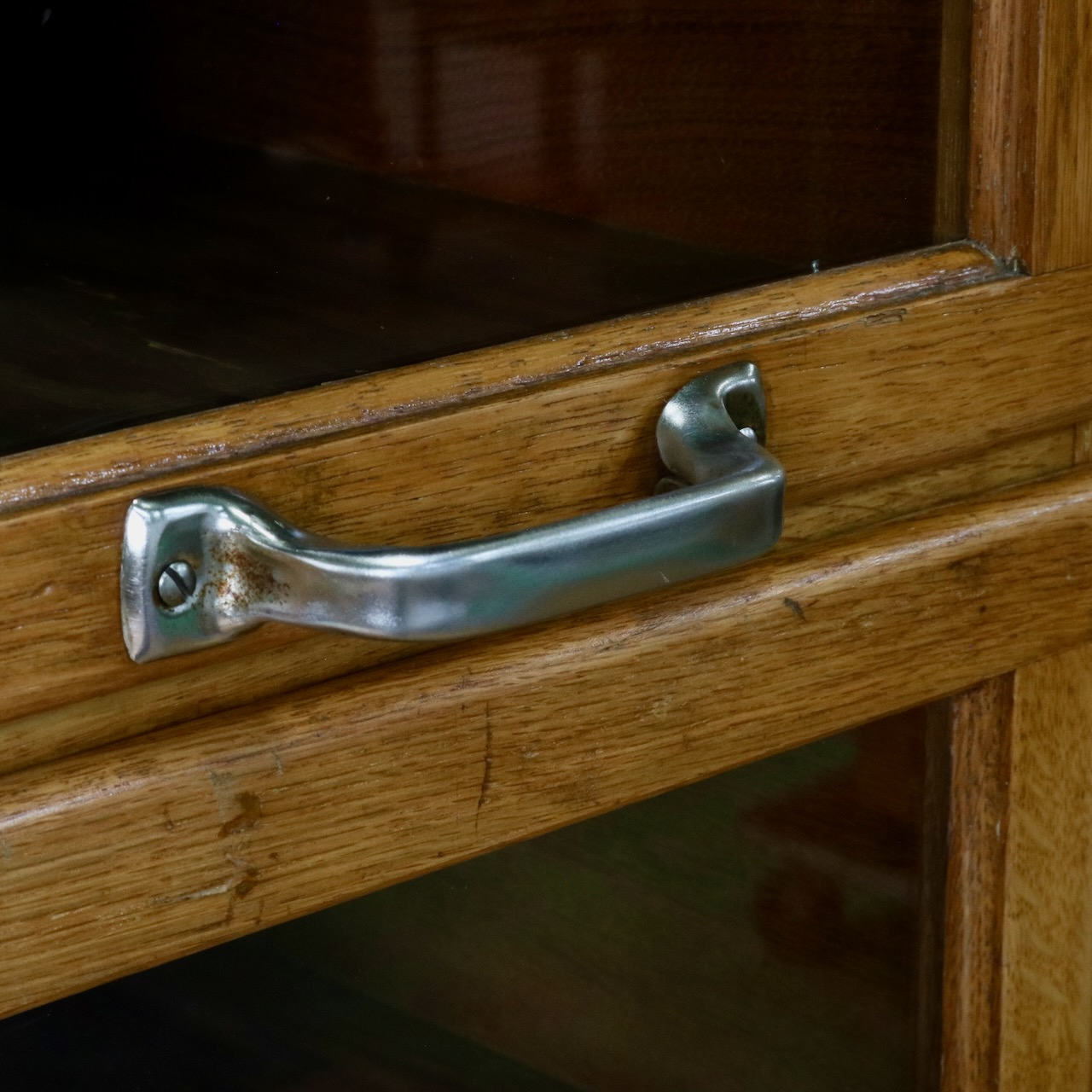 シャツキャビネット