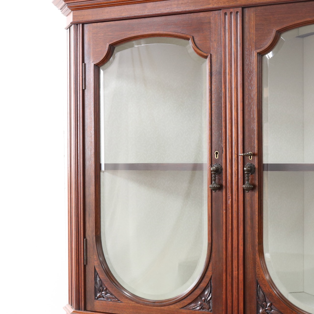 コーナーキャビネット