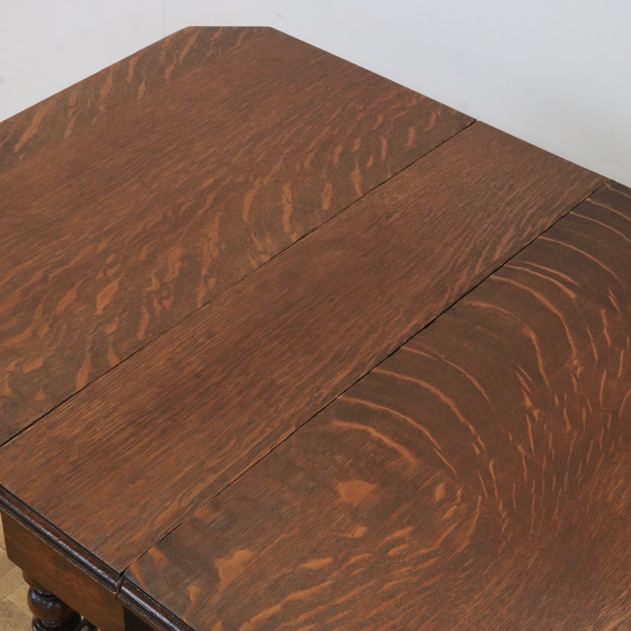 サザーランドテーブル