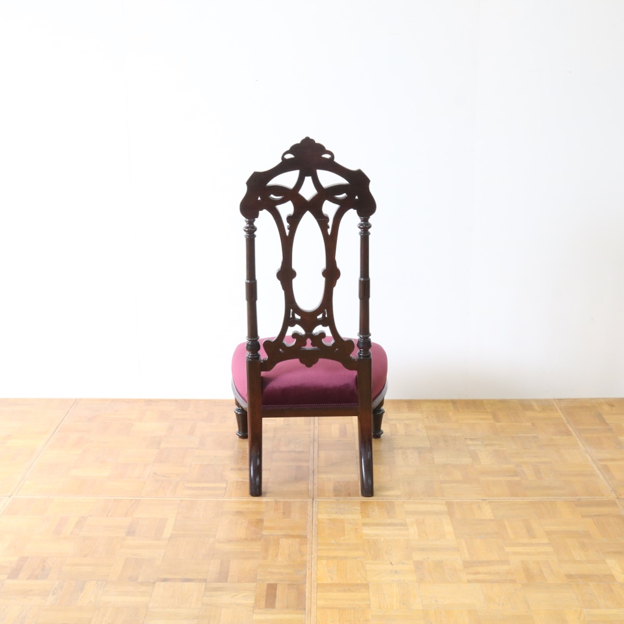 ナーシングチェアー