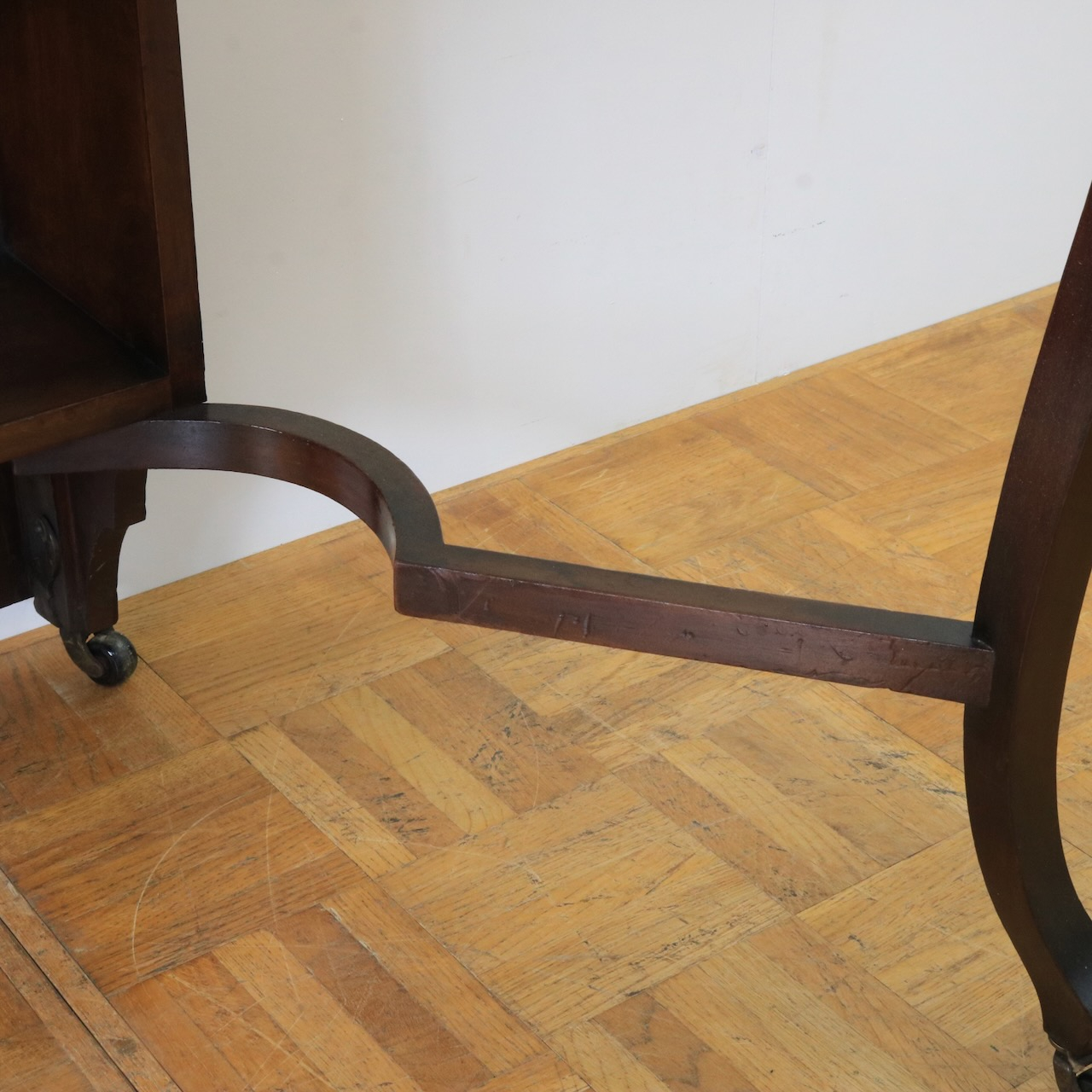 ドレッシングテーブル