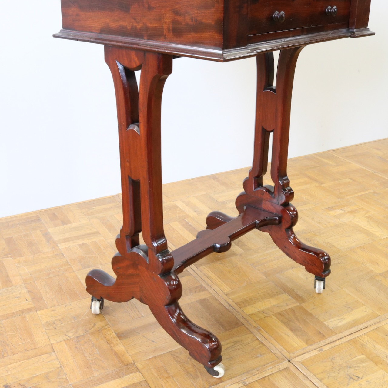 ライティングデスク