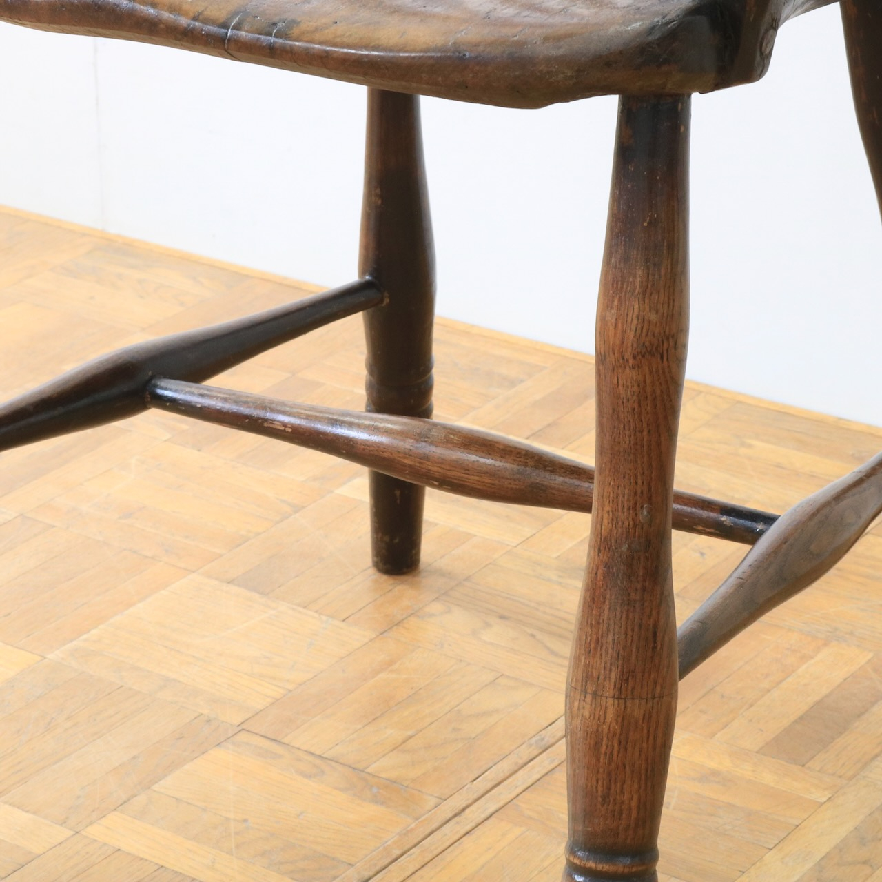 アームチェアー