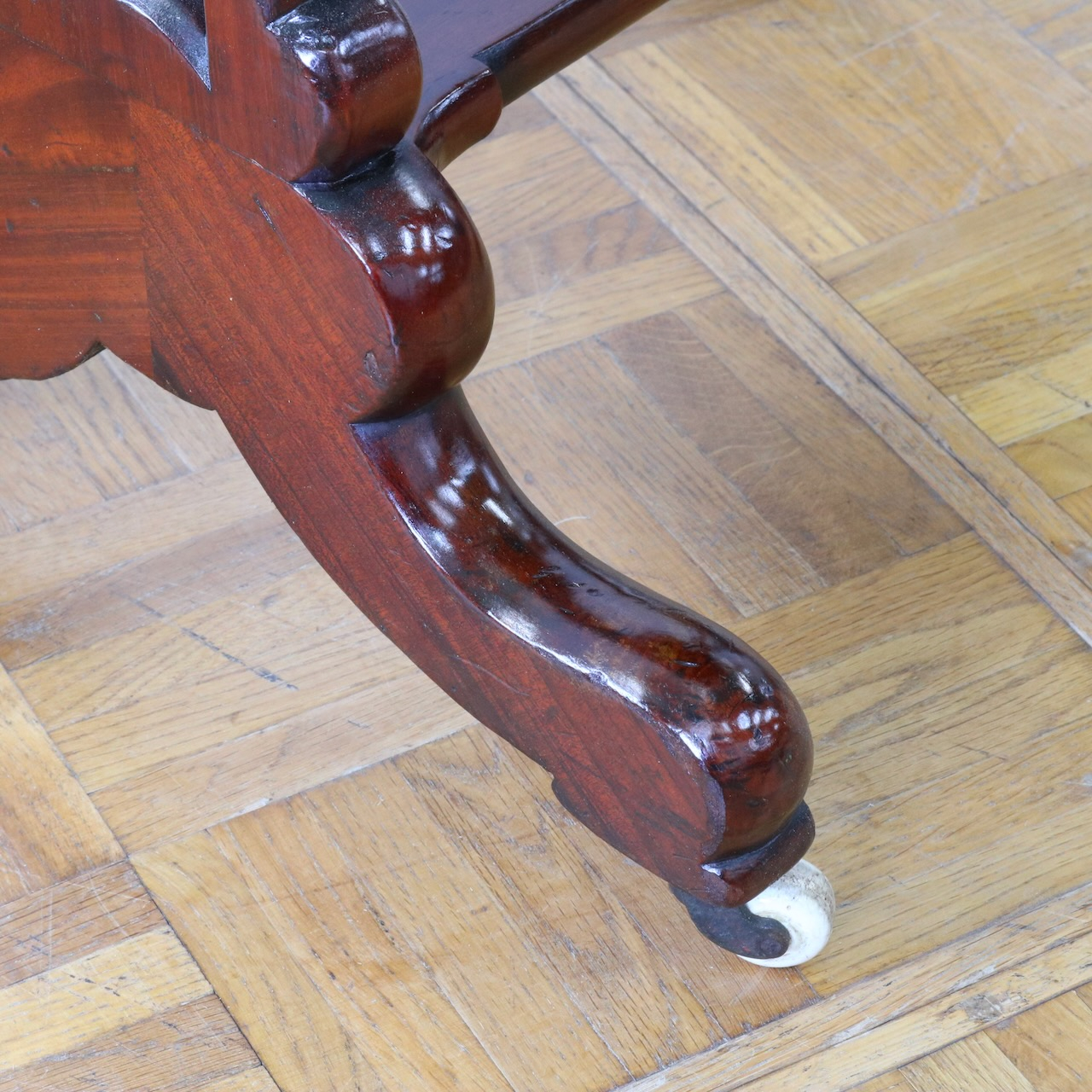 ライティングデスク