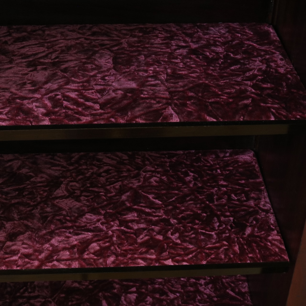 グラスキャビネット