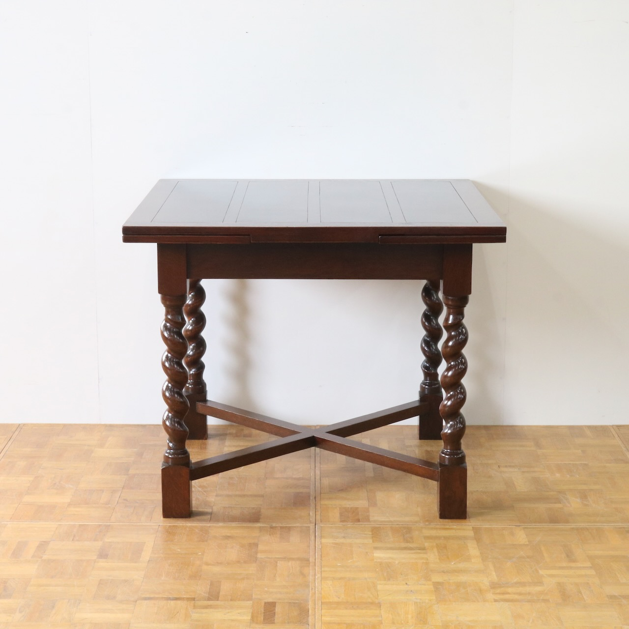 ドローリーフテーブル