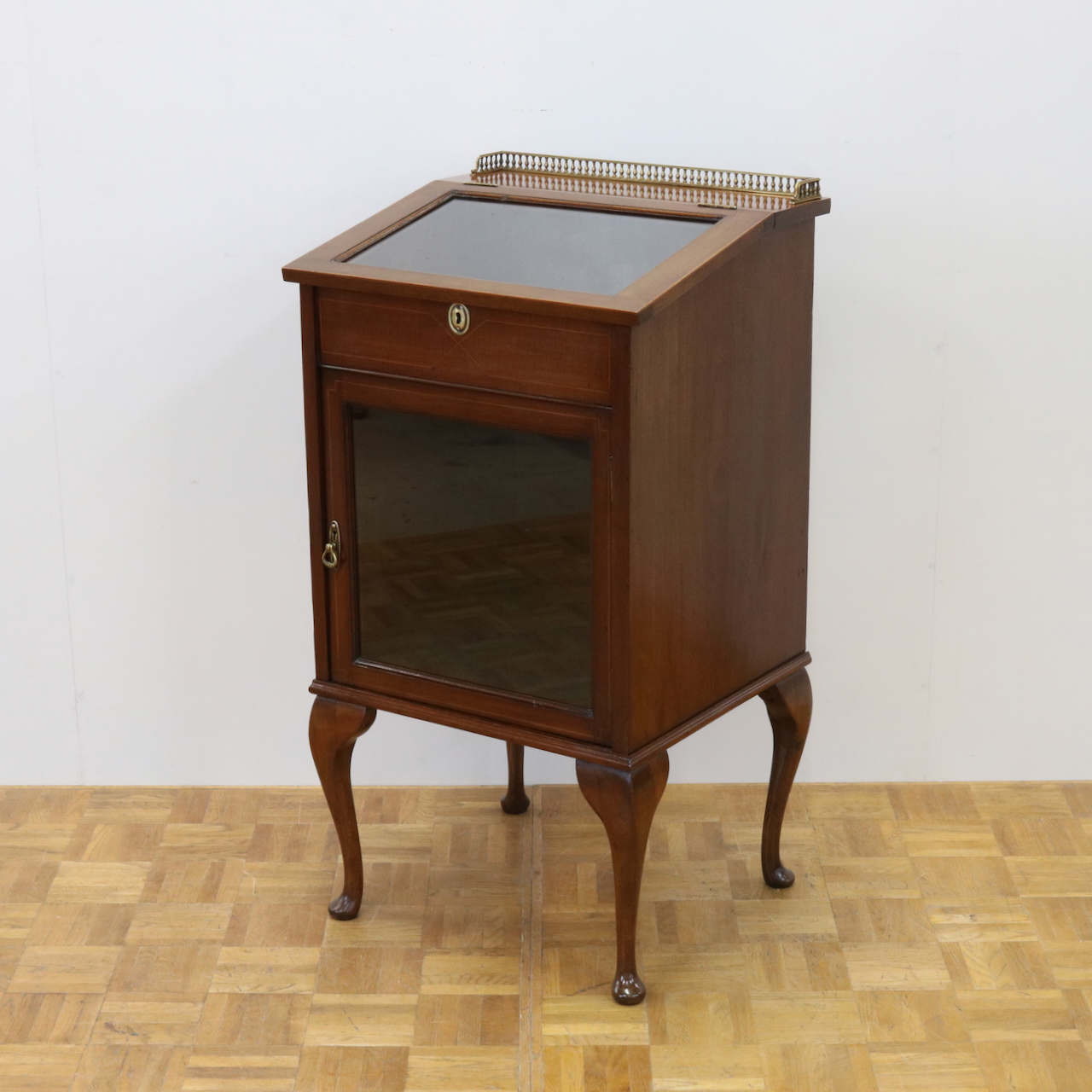 ジュエリーキャビネット