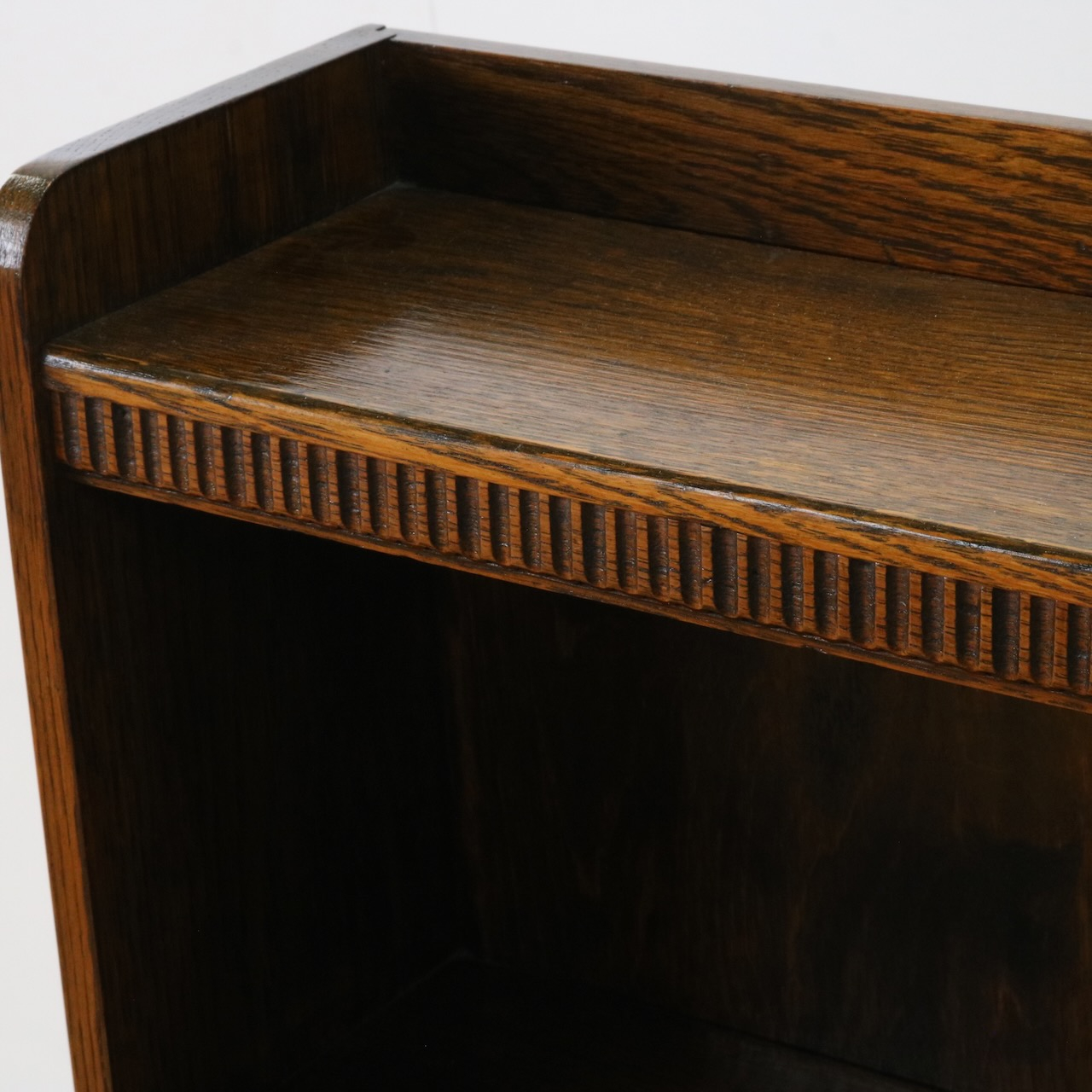 ブックシェルフ