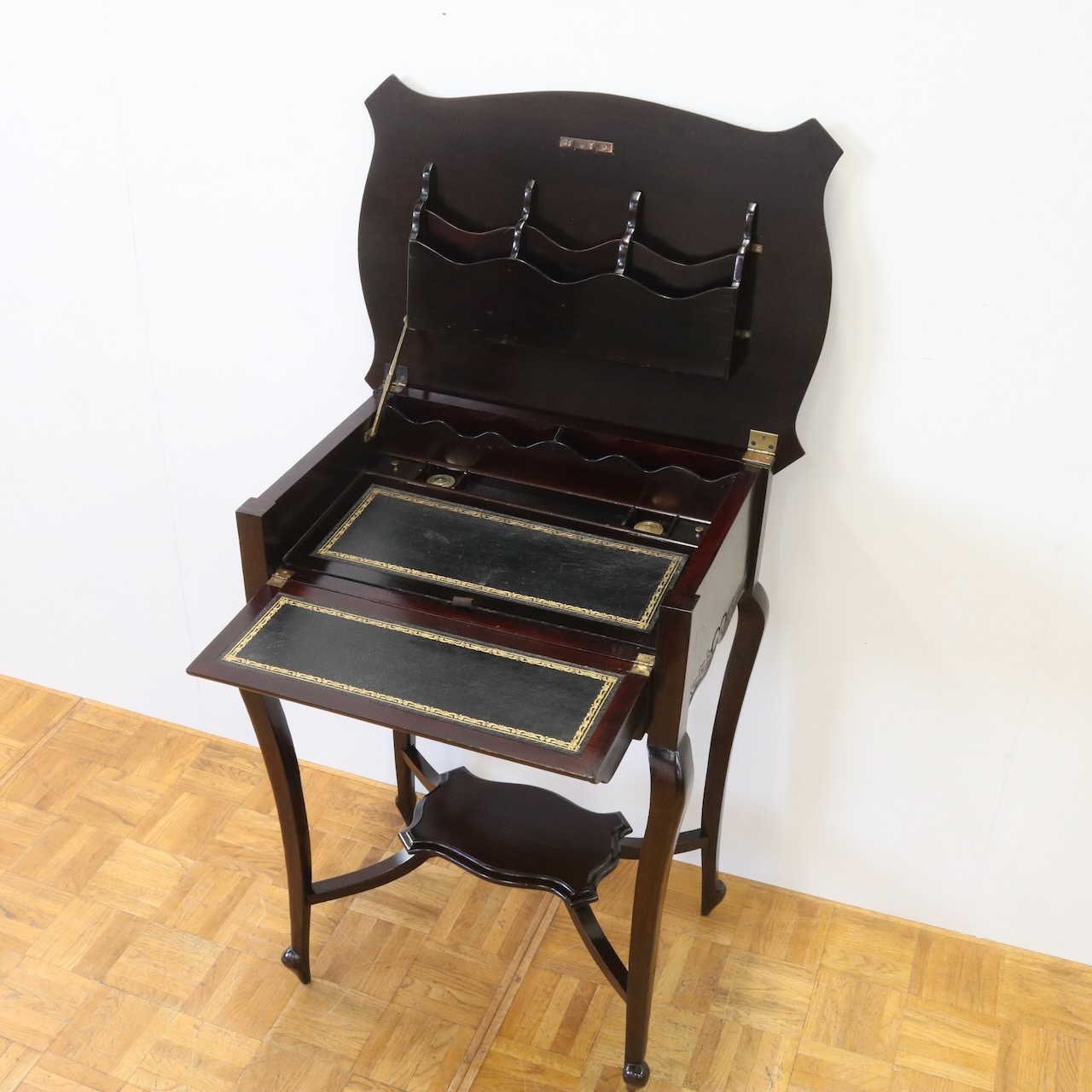 ライティングデスク