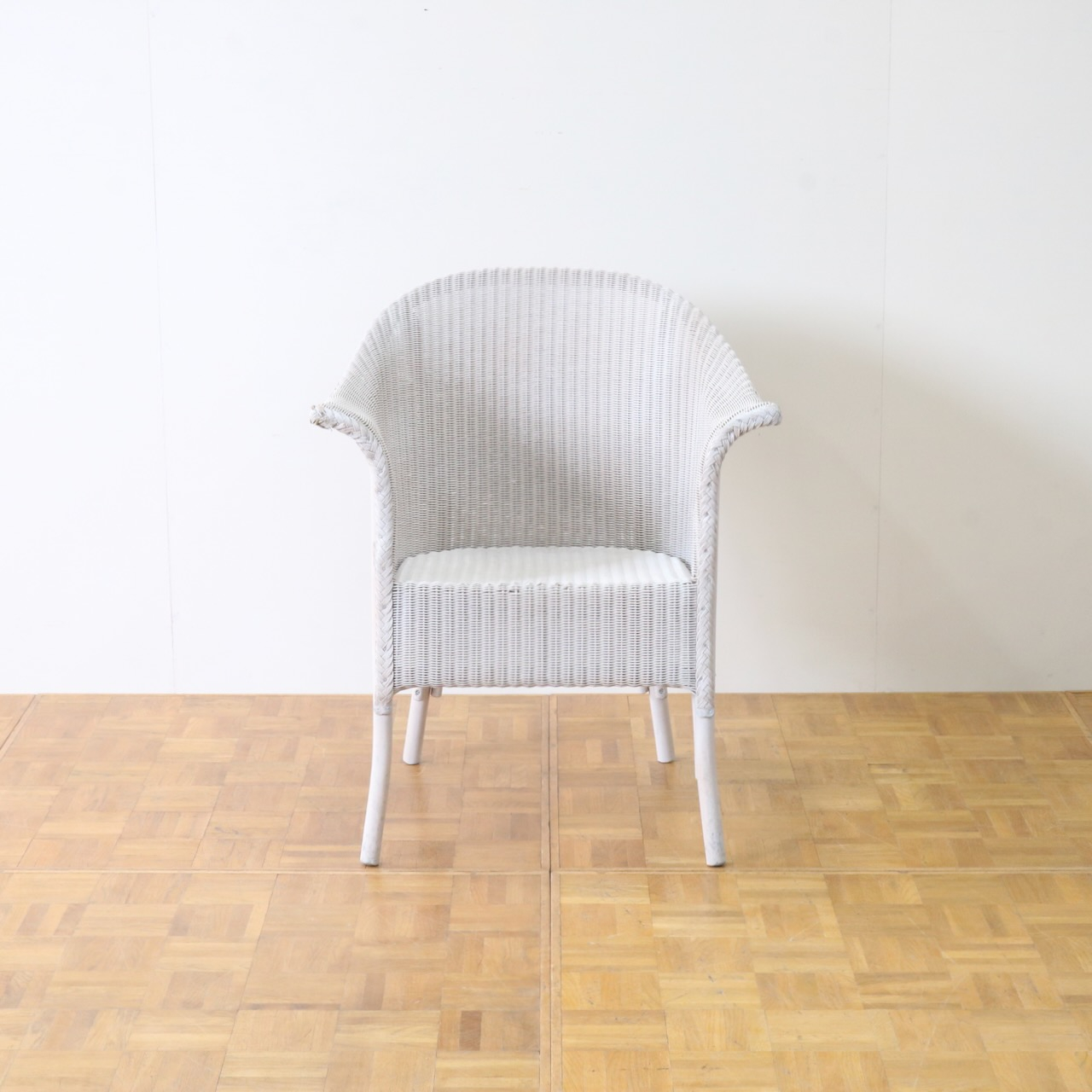 ロイドルームチェアー