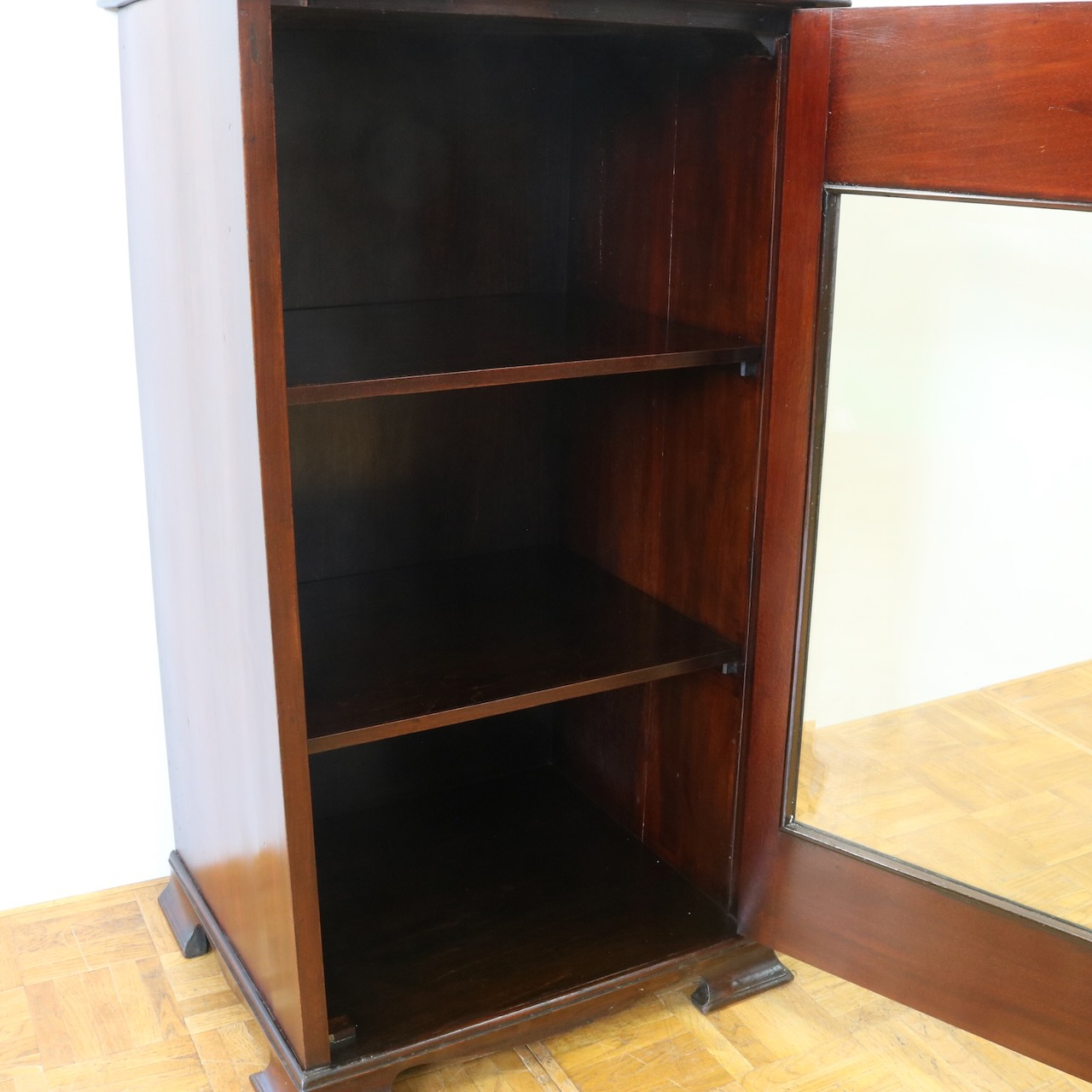 ミュージックキャビネット