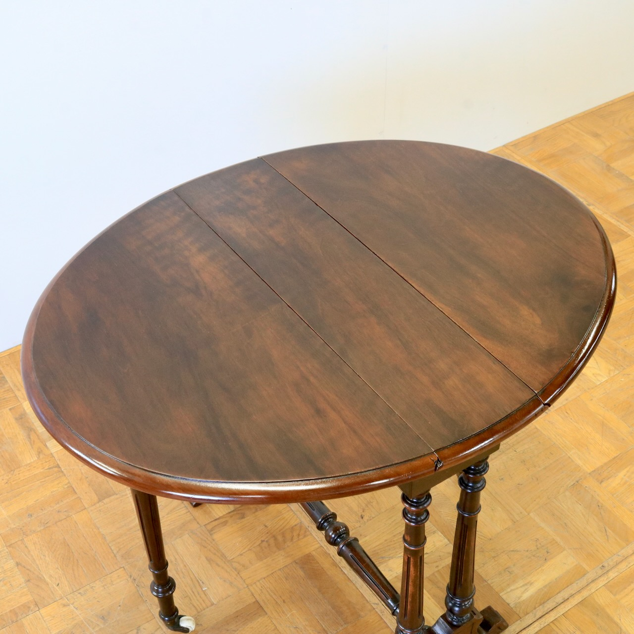 ドロップリーフテーブル