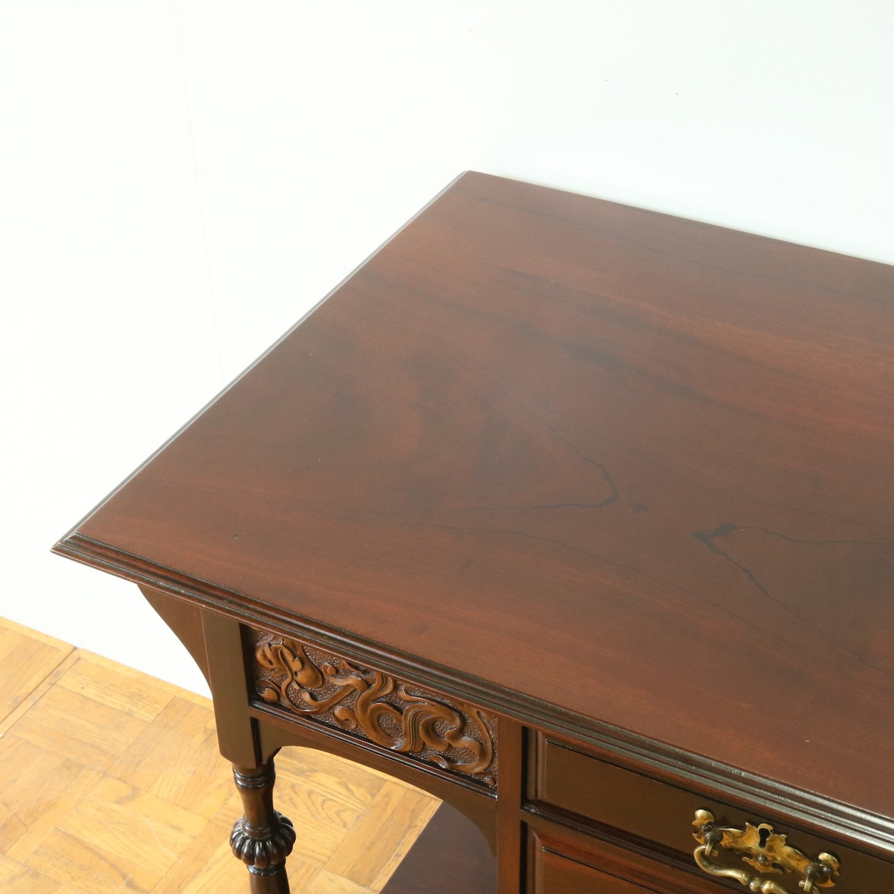 サイドテーブル