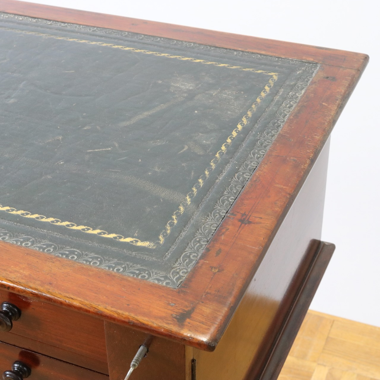 ライティングデスク