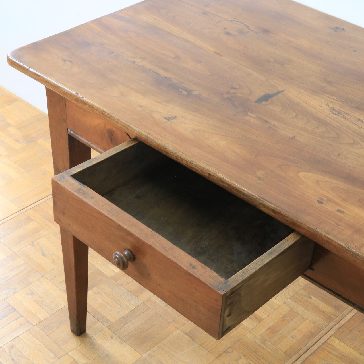 ダイニングテーブル