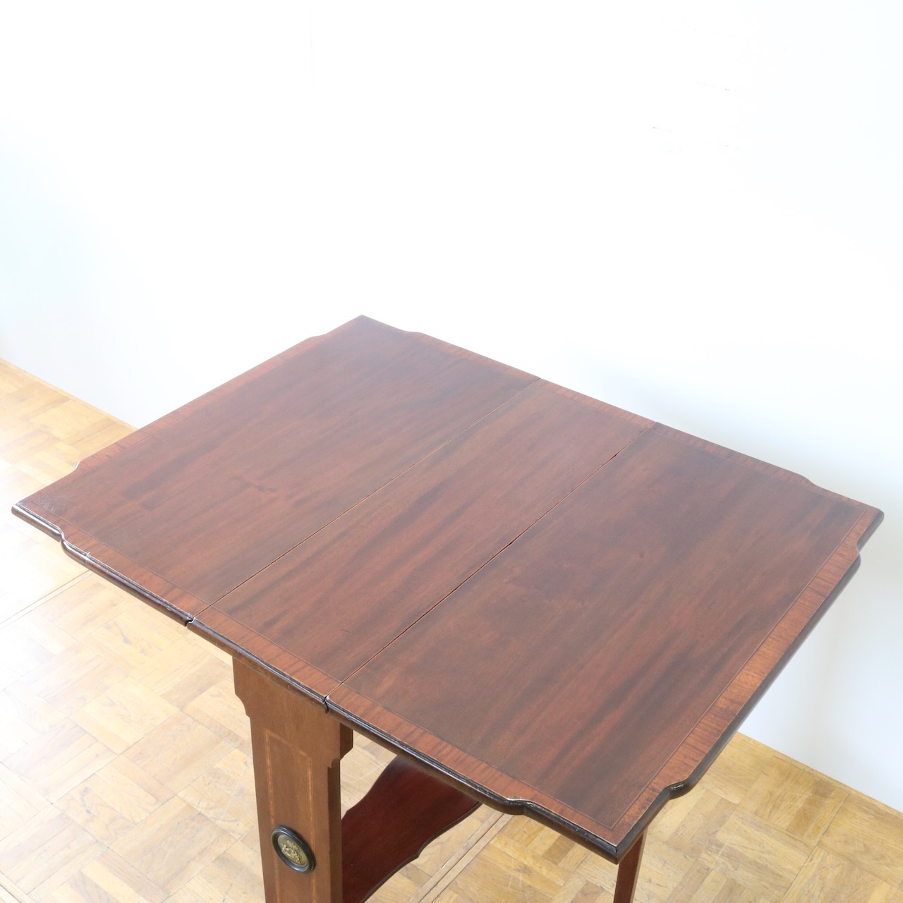 ゲートレッグテーブル