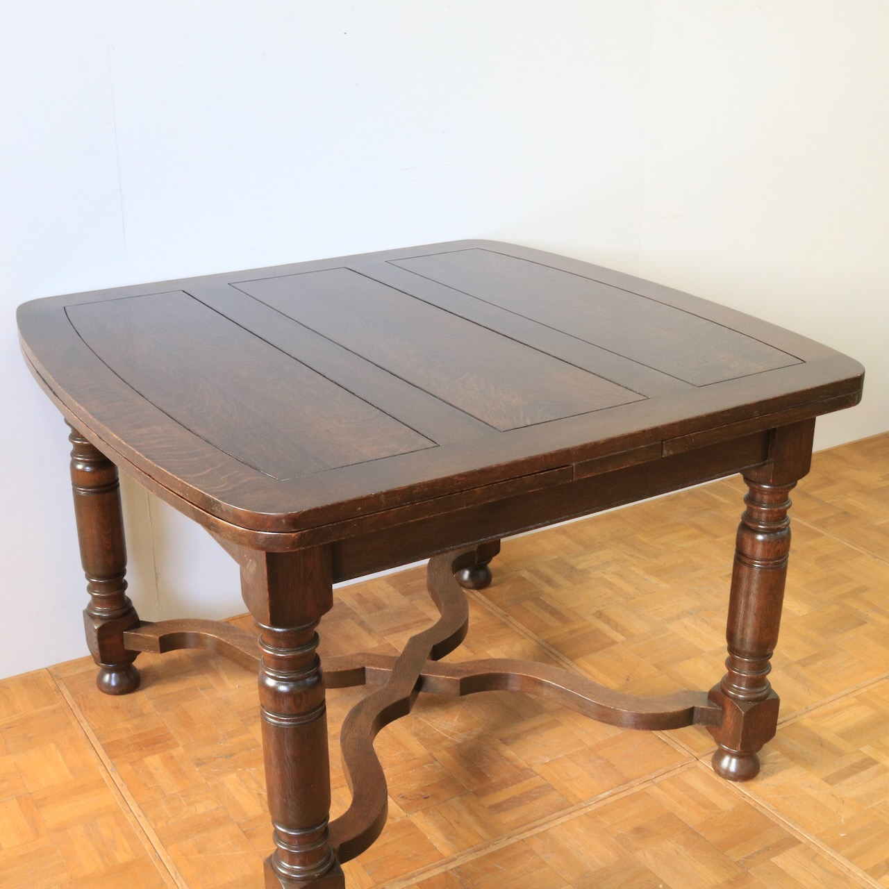 ドローリーフテーブル