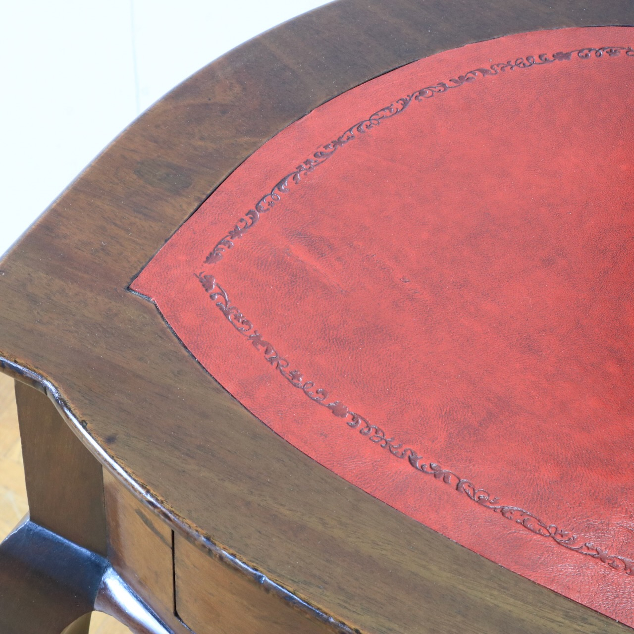 ドレッシングテーブル