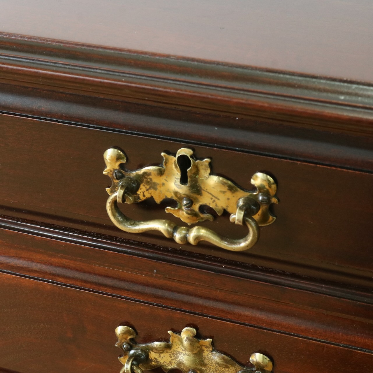 サイドテーブル