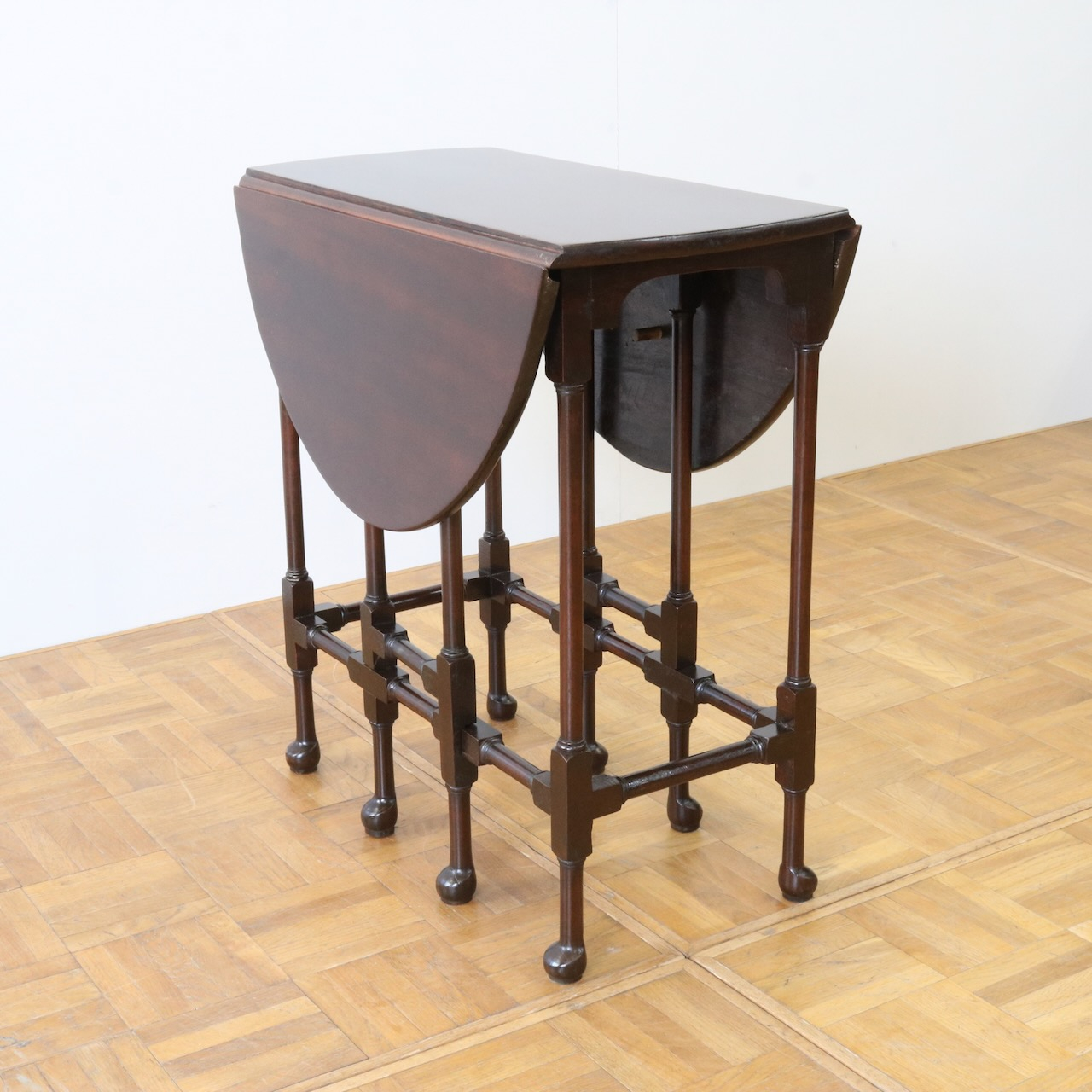 ゲートレッグテーブル