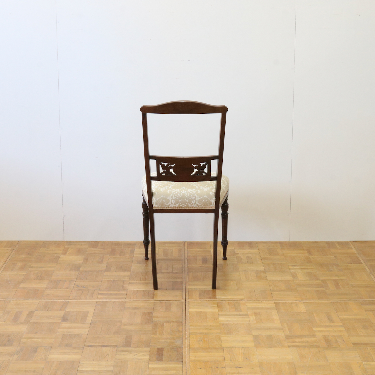 サイドチェアー